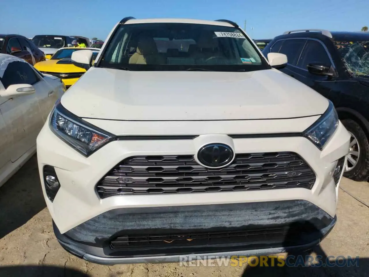 5 Photograph of a damaged car 2T3Y1RFV5KW013574 TOYOTA RAV4 2019