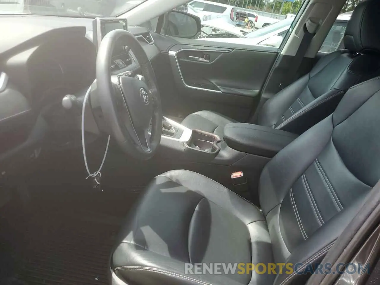 7 Photograph of a damaged car 2T3Y1RFV6KC031082 TOYOTA RAV4 2019