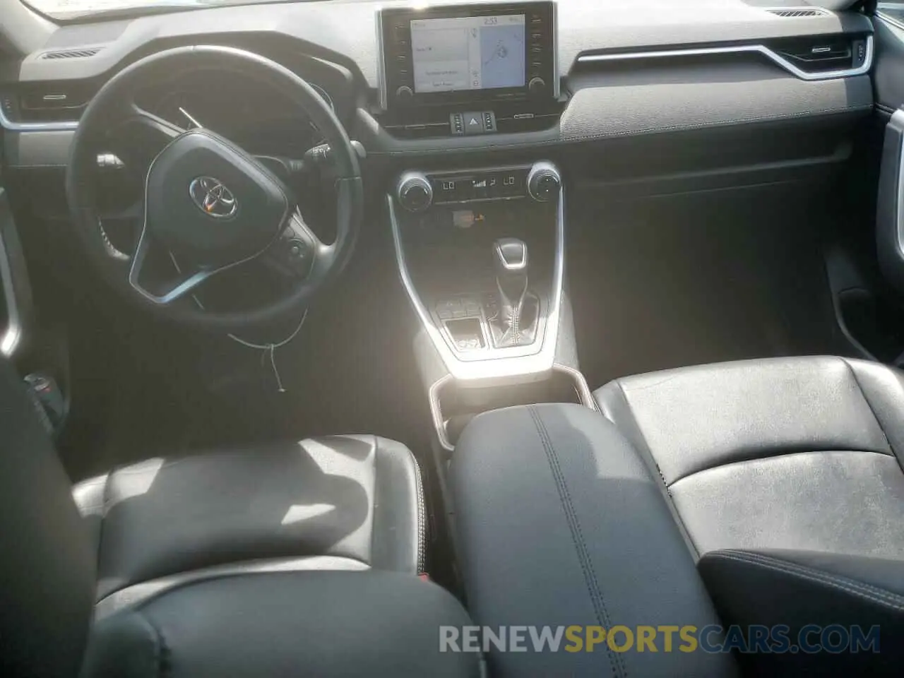 8 Photograph of a damaged car 2T3Y1RFV6KC031082 TOYOTA RAV4 2019