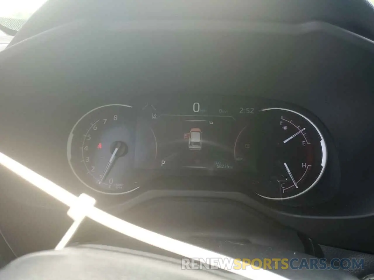 9 Photograph of a damaged car 2T3Y1RFV6KC031082 TOYOTA RAV4 2019