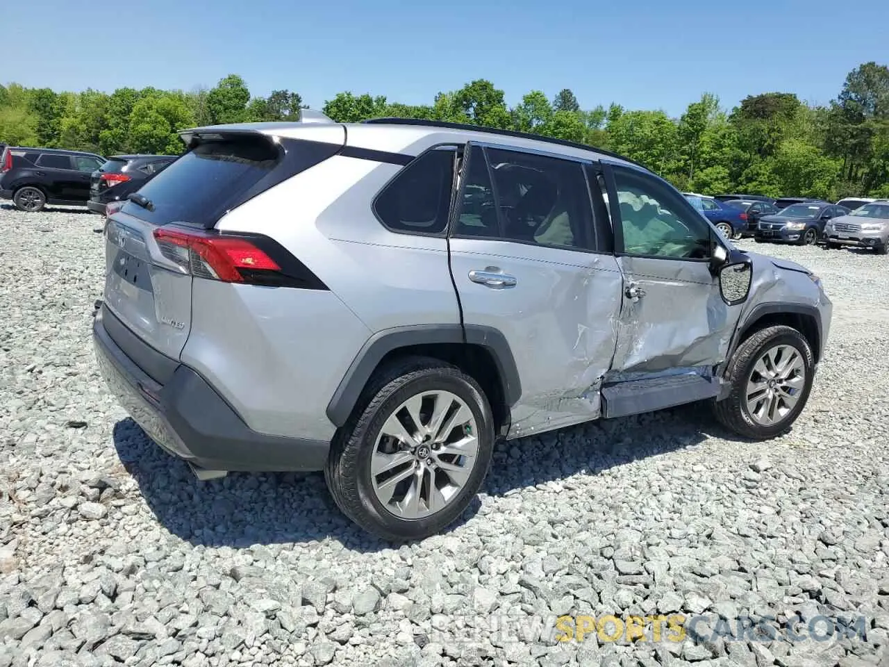3 Photograph of a damaged car 2T3Y1RFV6KW023501 TOYOTA RAV4 2019