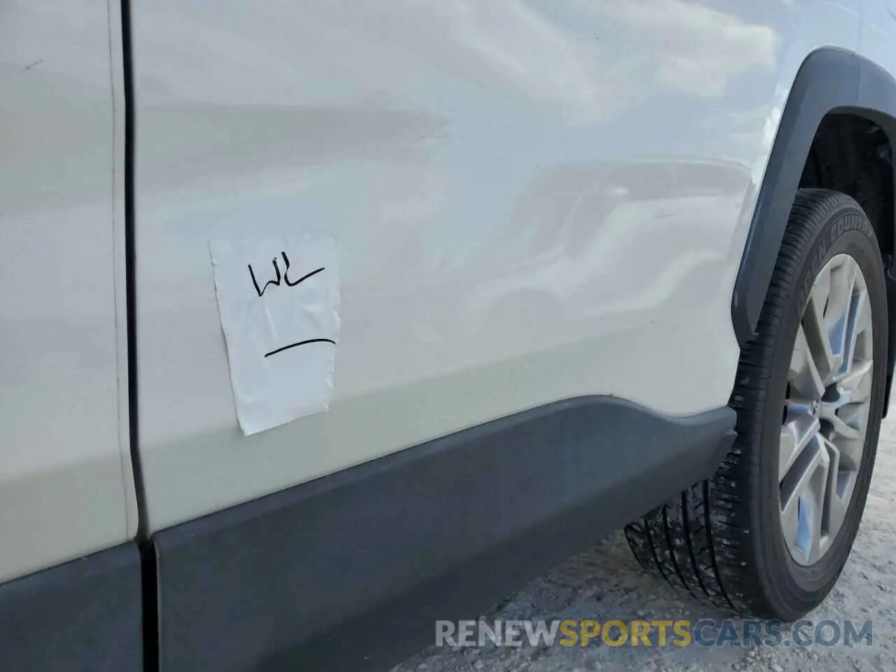 13 Photograph of a damaged car 2T3Y1RFV6KW027208 TOYOTA RAV4 2019