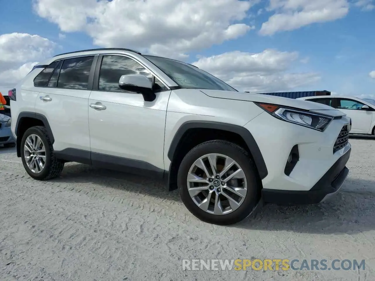 4 Photograph of a damaged car 2T3Y1RFV6KW027208 TOYOTA RAV4 2019