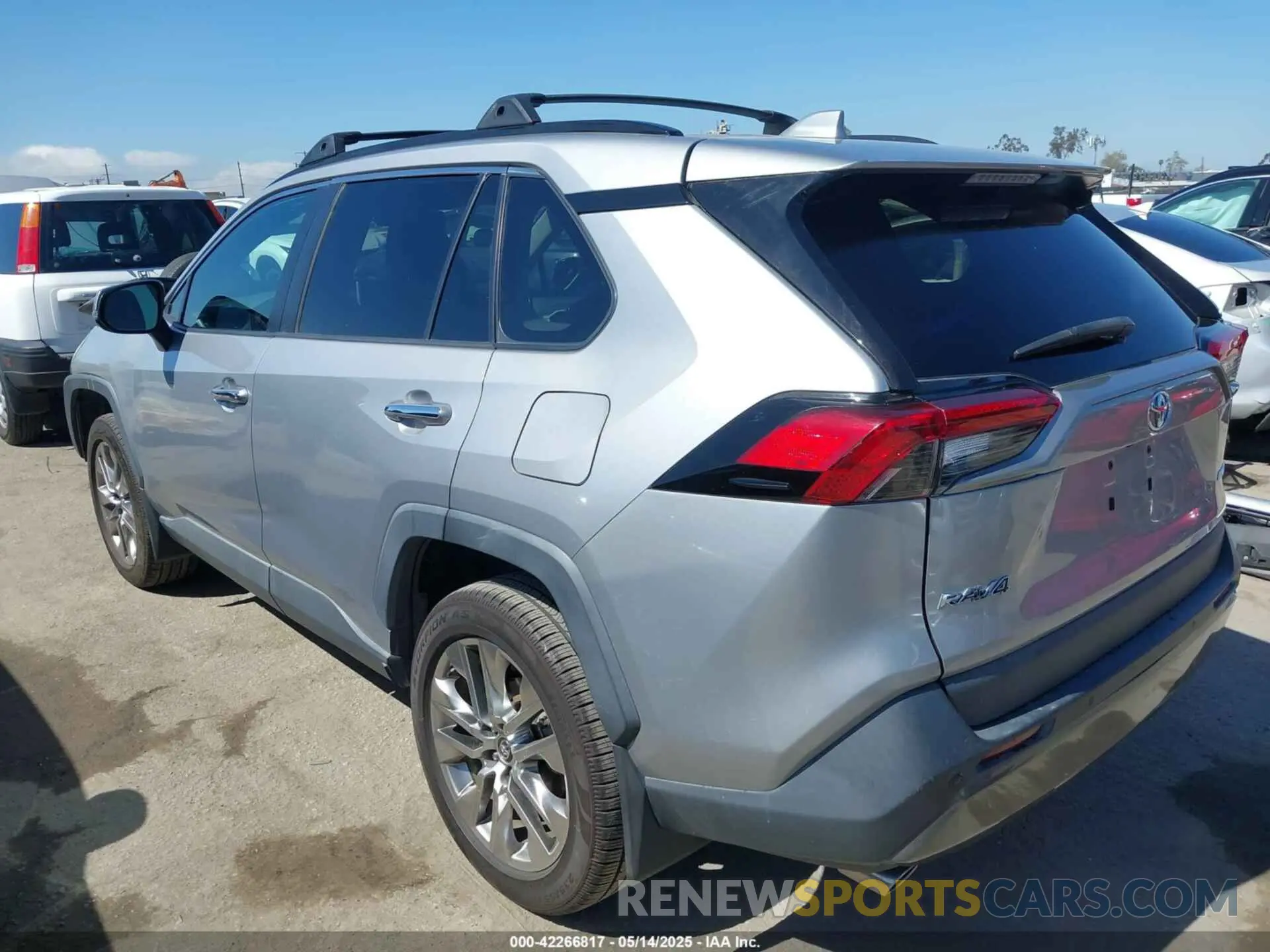 3 Photograph of a damaged car 2T3Y1RFV6KW030416 TOYOTA RAV4 2019