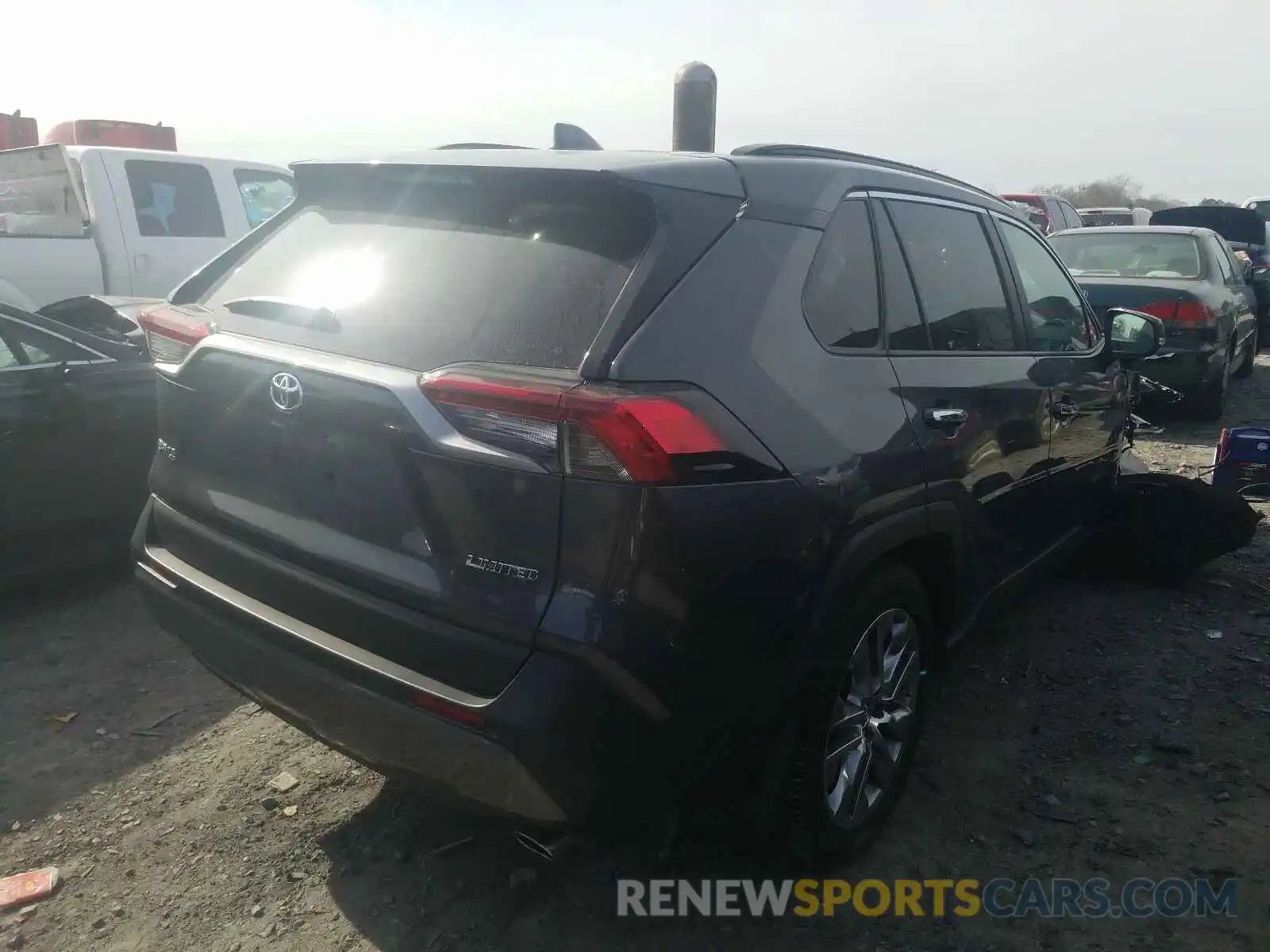 4 Photograph of a damaged car 2T3Y1RFV6KW033980 TOYOTA RAV4 2019