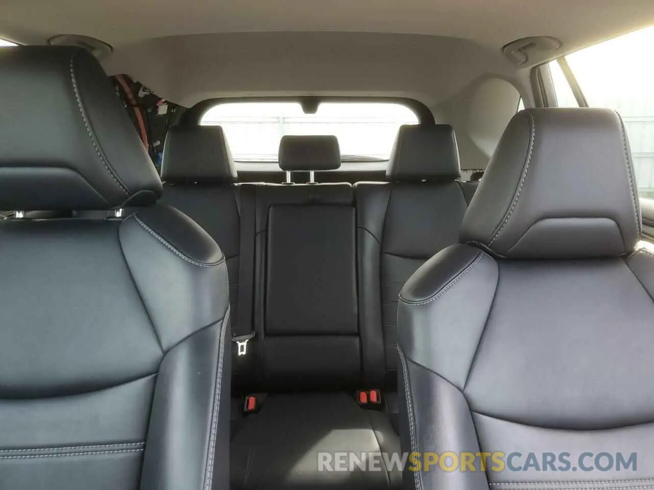 10 Photograph of a damaged car 2T3Y1RFV7KW009123 TOYOTA RAV4 2019