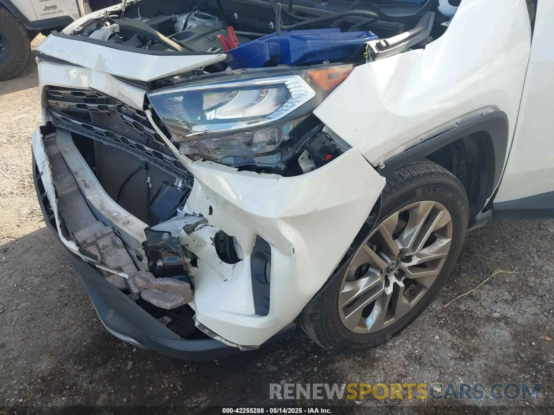 6 Photograph of a damaged car 2T3Y1RFV7KW017853 TOYOTA RAV4 2019