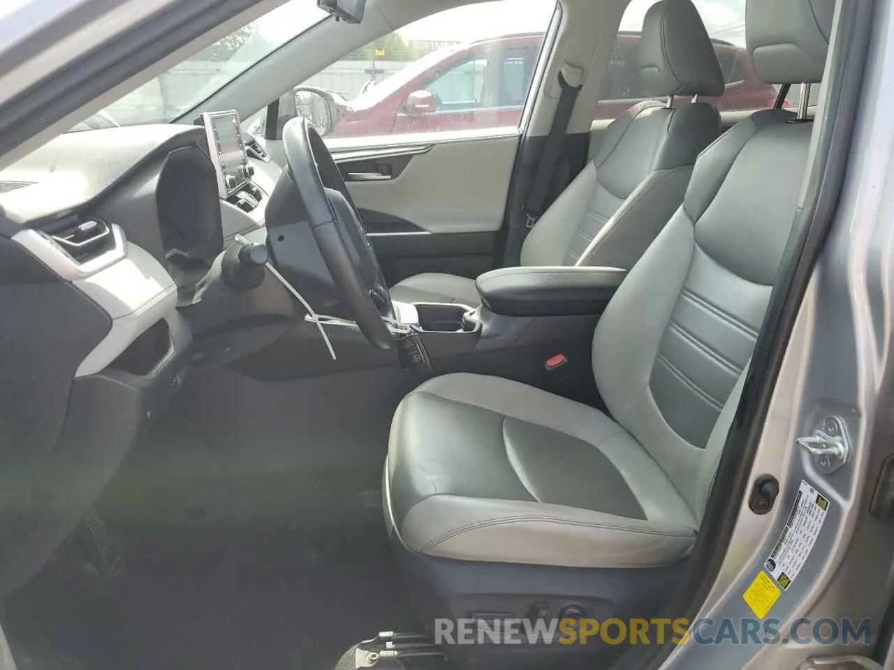 7 Photograph of a damaged car 2T3Y1RFV7KW025578 TOYOTA RAV4 2019
