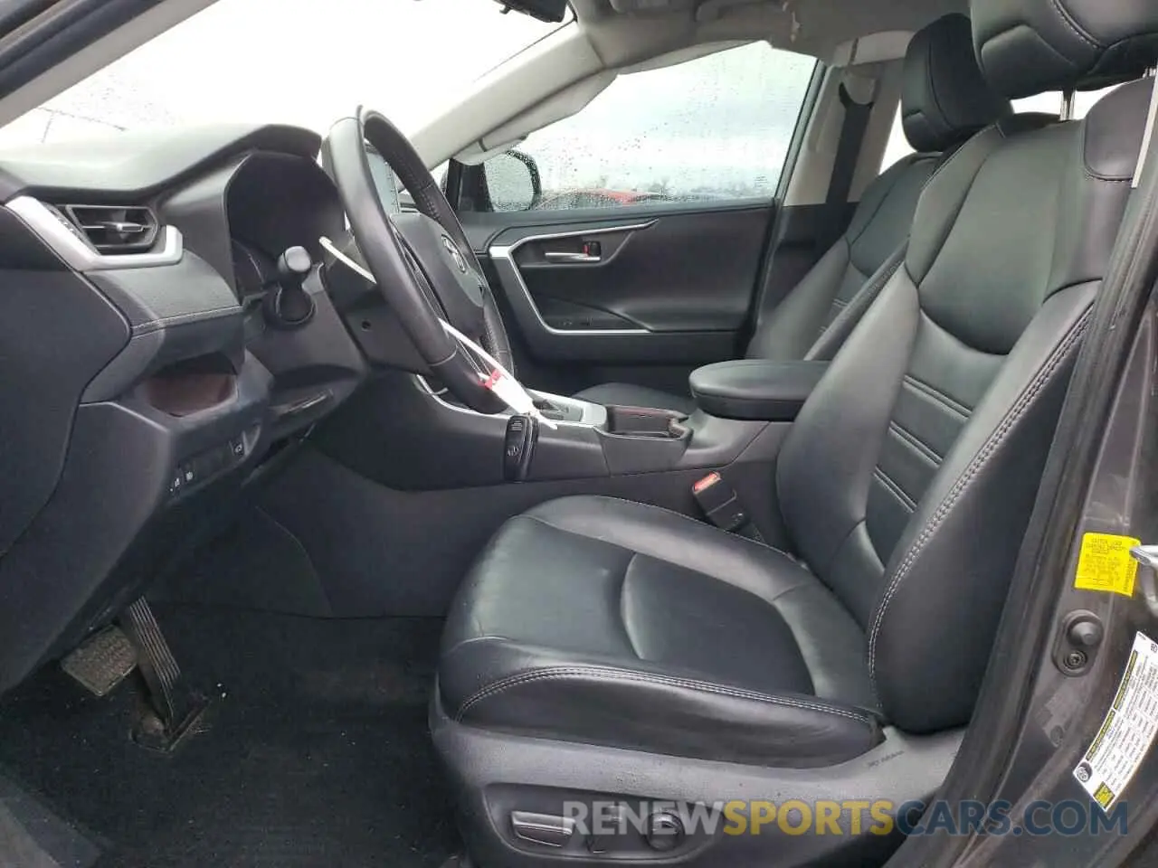 7 Photograph of a damaged car 2T3Y1RFV8KW009387 TOYOTA RAV4 2019