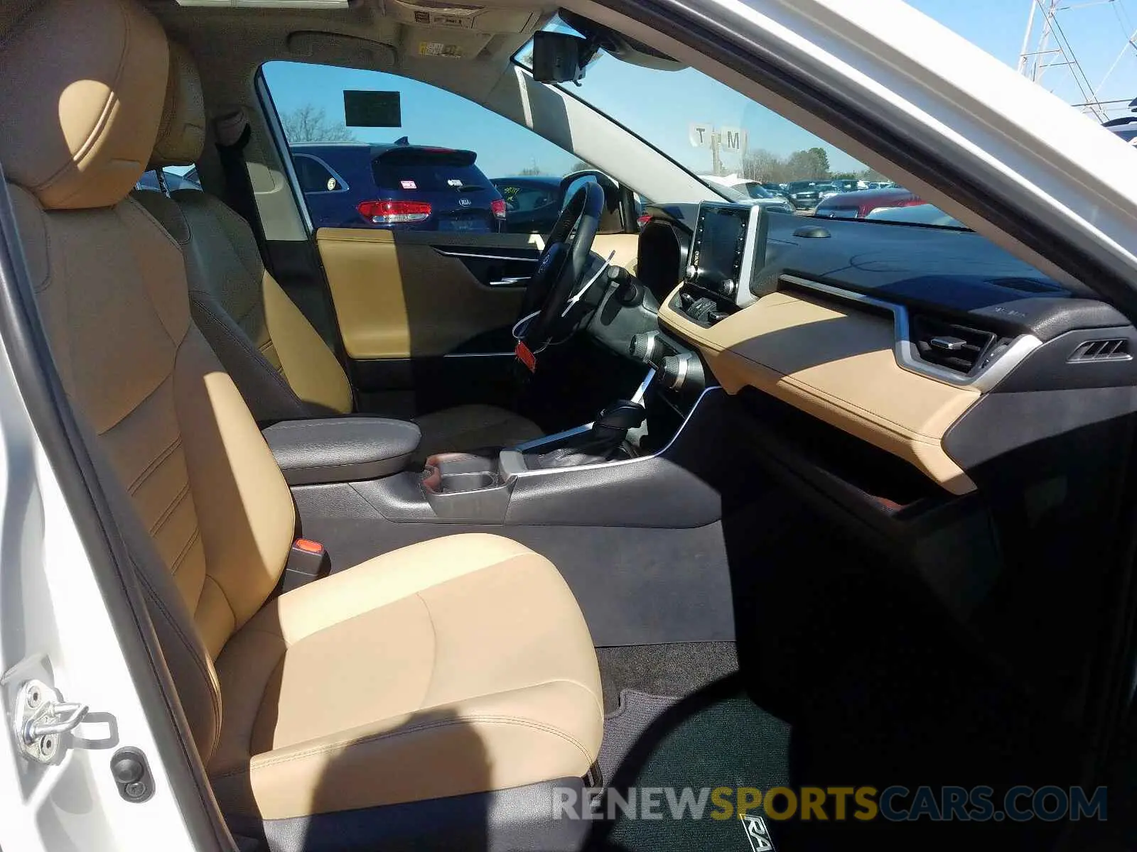 5 Photograph of a damaged car 2T3Y1RFVXKC011403 TOYOTA RAV4 2019
