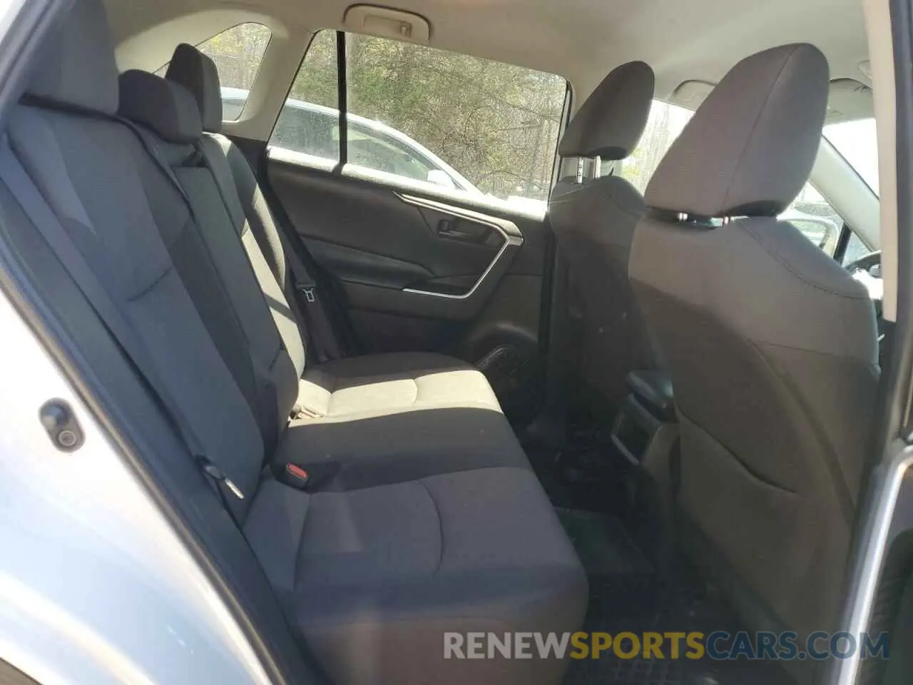 11 Photograph of a damaged car 2T3Z1RFV4KW020665 TOYOTA RAV4 2019