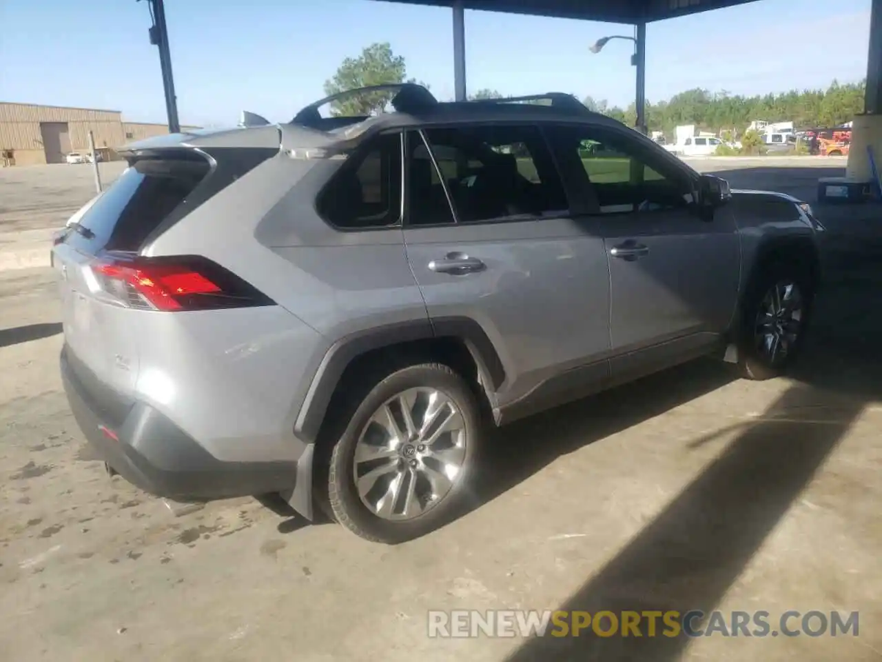 3 Photograph of a damaged car JTMA1RFV0KD022133 TOYOTA RAV4 2019