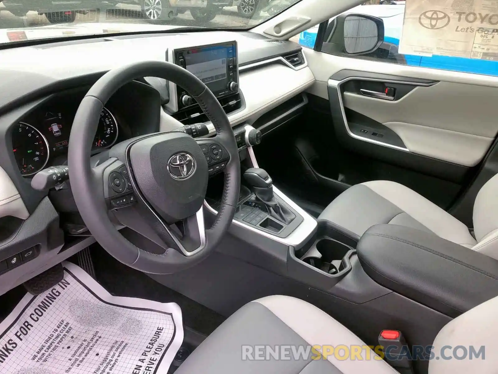 9 Photograph of a damaged car JTMA1RFV0KJ008010 TOYOTA RAV4 2019