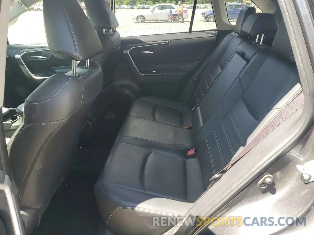 10 Photograph of a damaged car JTMA1RFV1KD011688 TOYOTA RAV4 2019