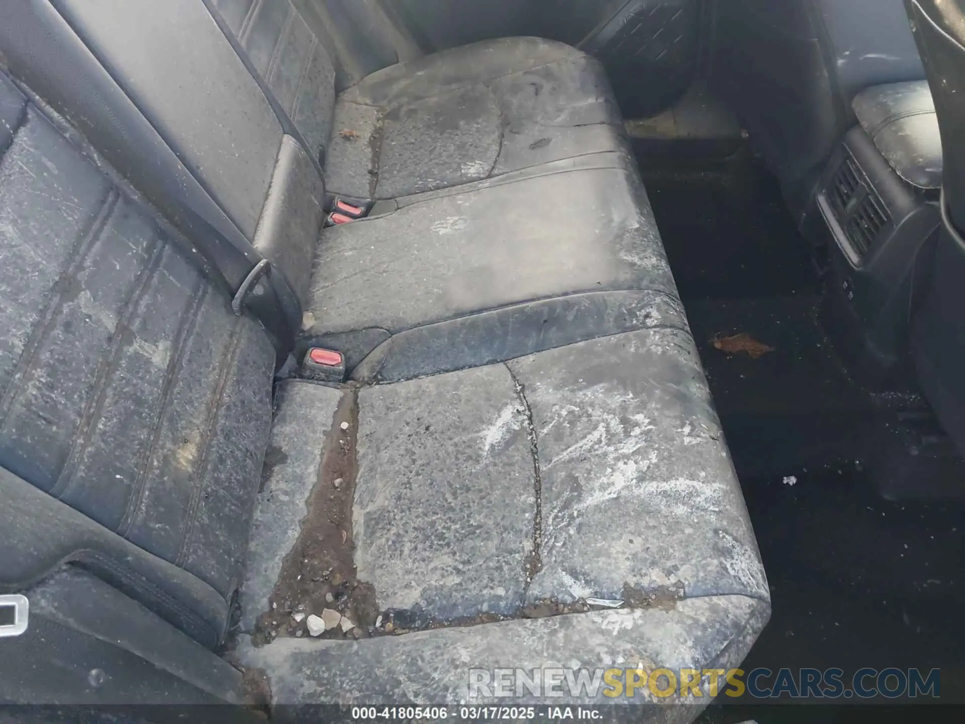 8 Photograph of a damaged car JTMA1RFV1KD023548 TOYOTA RAV4 2019