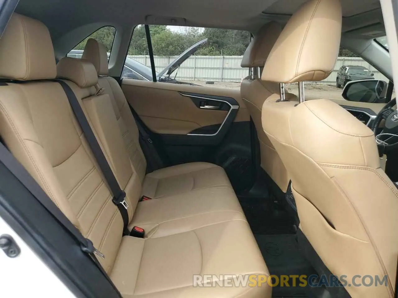 10 Photograph of a damaged car JTMA1RFV1KD024716 TOYOTA RAV4 2019
