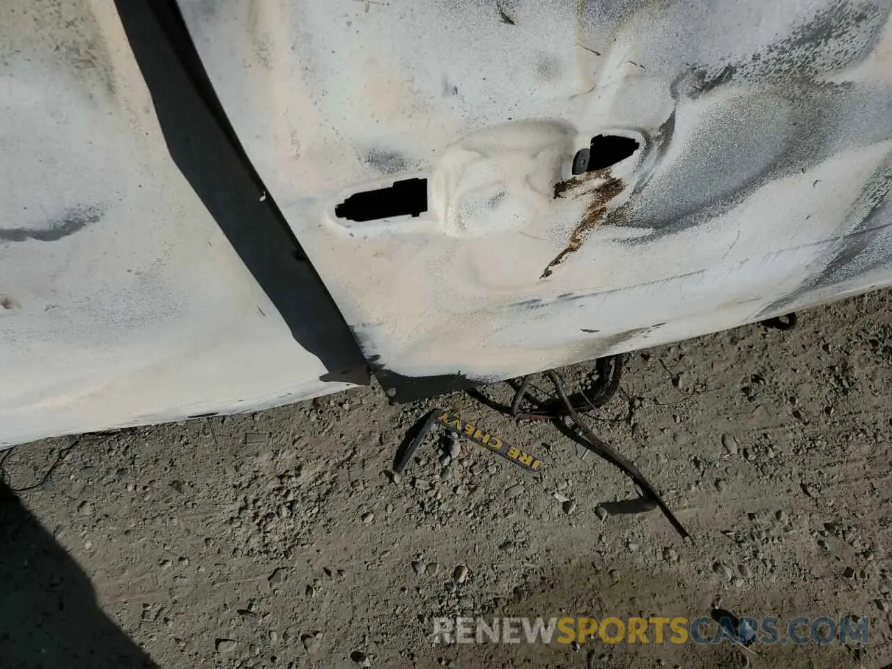 9 Photograph of a damaged car JTMA1RFV1KD027258 TOYOTA RAV4 2019