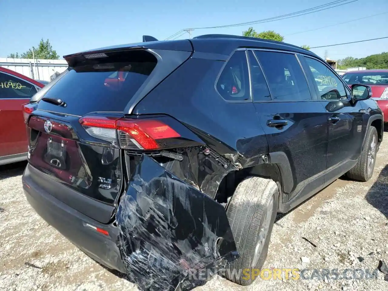 4 Photograph of a damaged car JTMA1RFV1KD512421 TOYOTA RAV4 2019