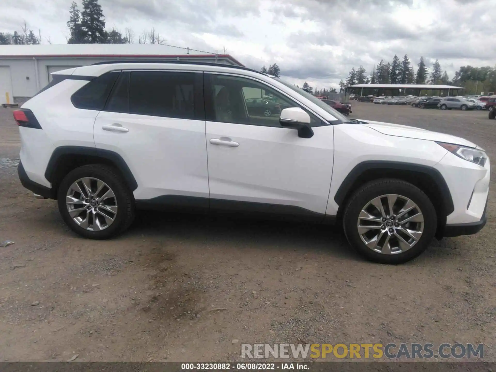 6 Photograph of a damaged car JTMA1RFV1KJ005276 TOYOTA RAV4 2019