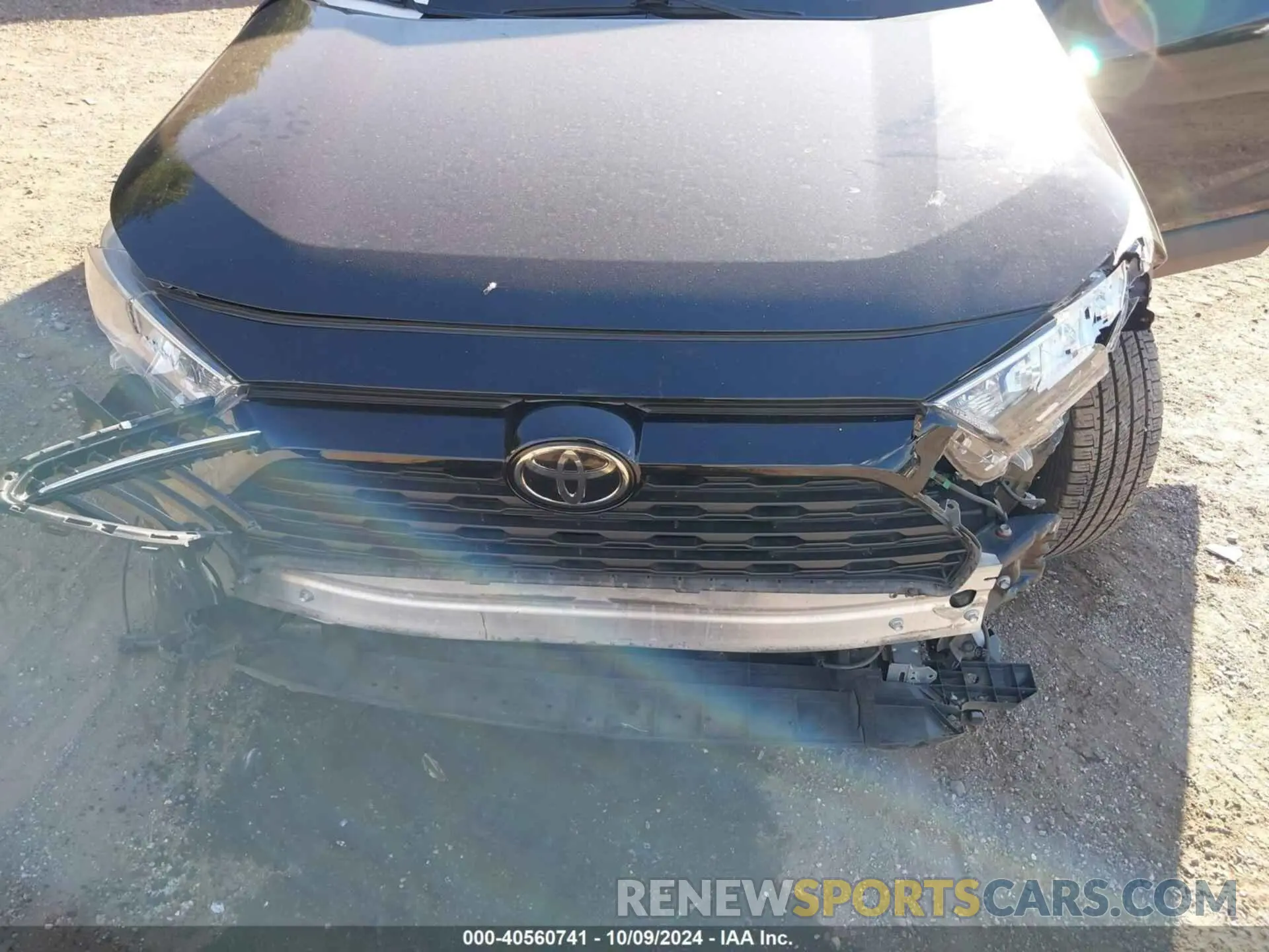 6 Photograph of a damaged car JTMA1RFV1KJ010879 TOYOTA RAV4 2019