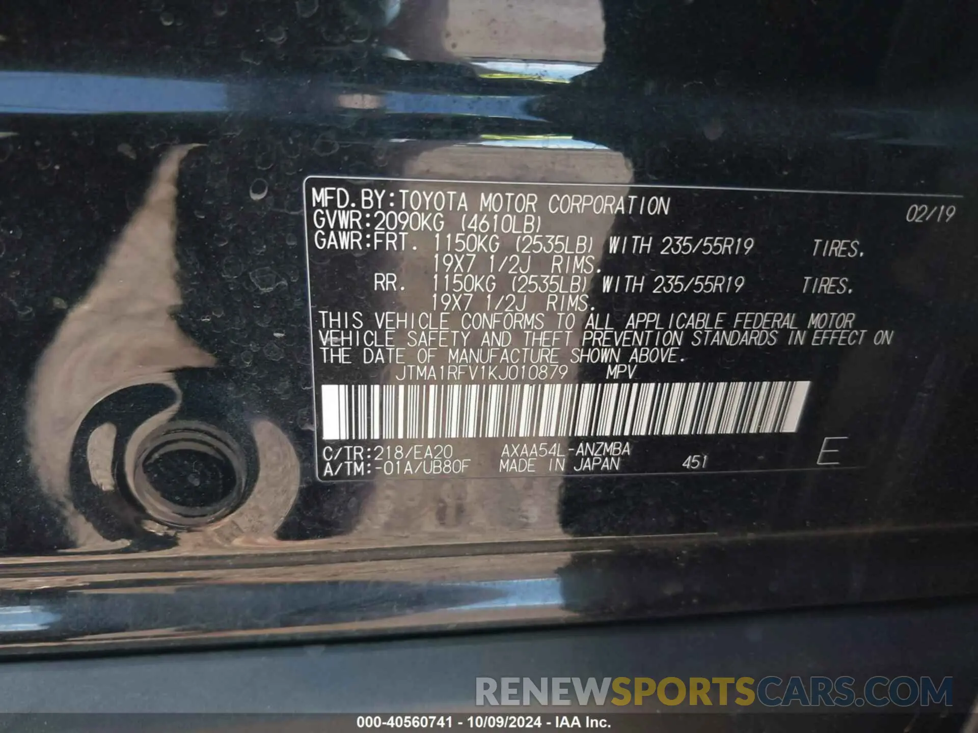 9 Photograph of a damaged car JTMA1RFV1KJ010879 TOYOTA RAV4 2019