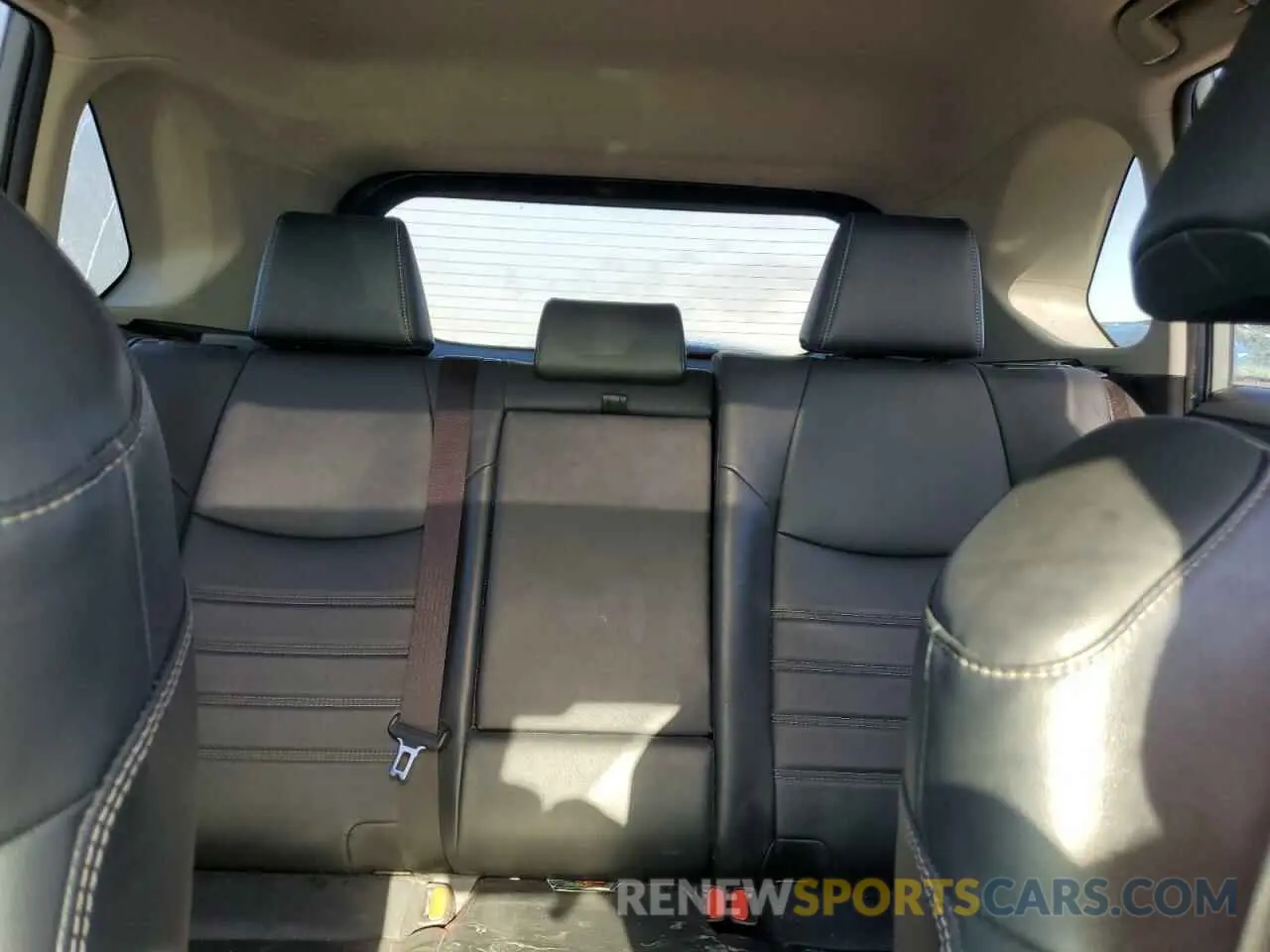 10 Photograph of a damaged car JTMA1RFV3KD042232 TOYOTA RAV4 2019