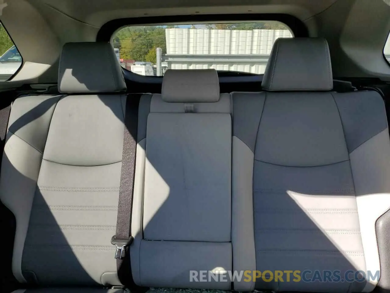 10 Photograph of a damaged car JTMA1RFV3KD516342 TOYOTA RAV4 2019