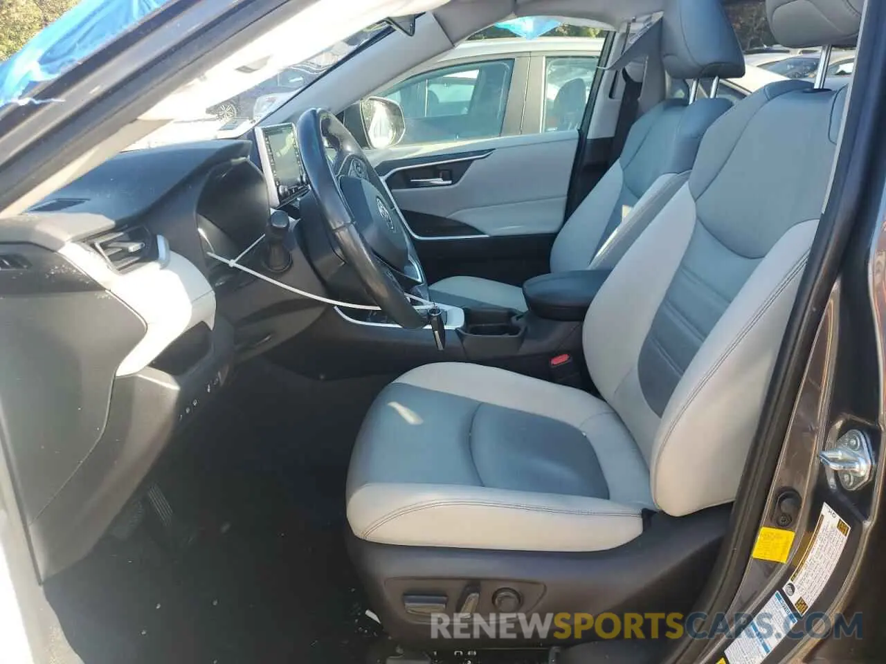 7 Photograph of a damaged car JTMA1RFV3KD516342 TOYOTA RAV4 2019