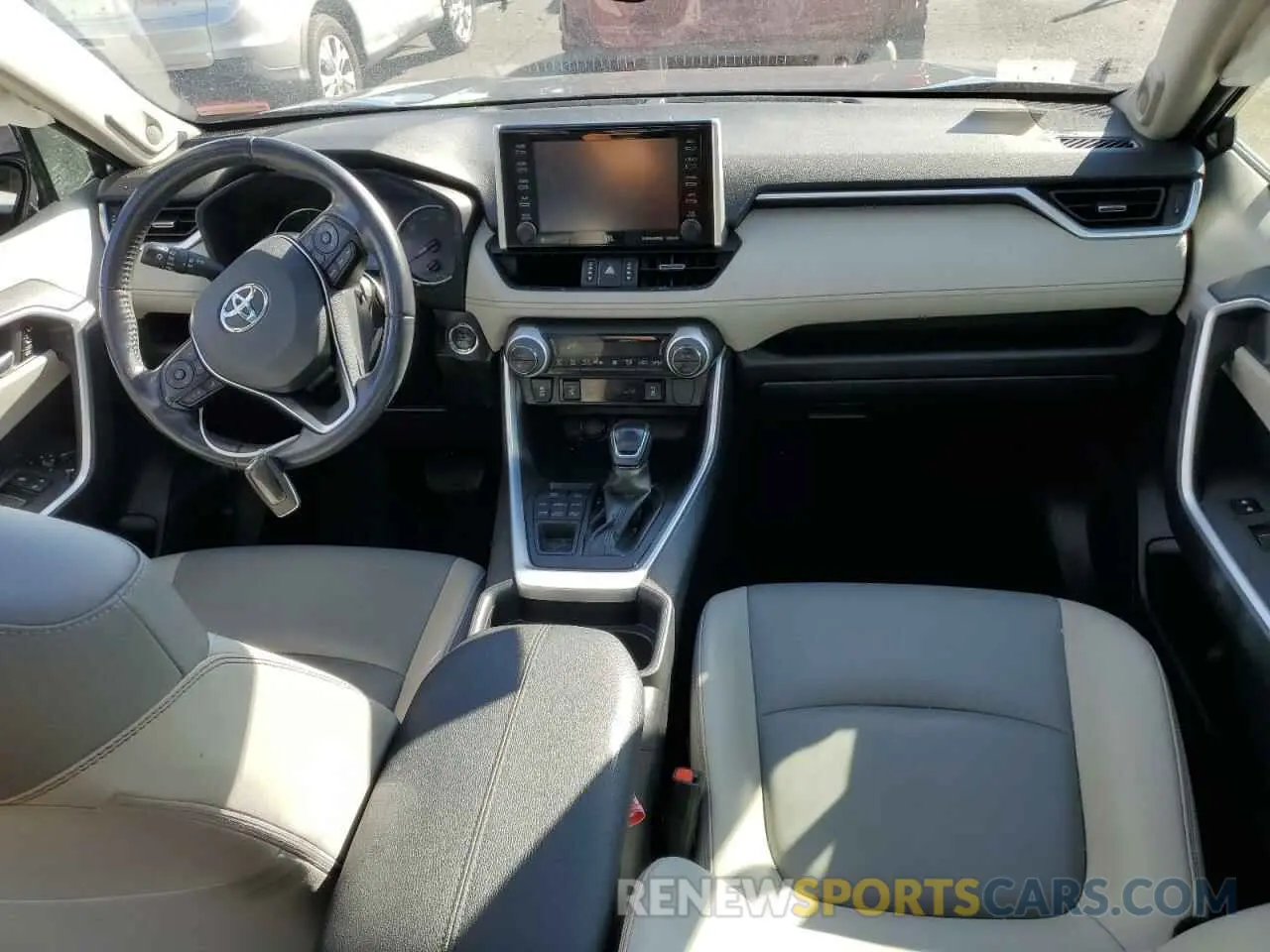 8 Photograph of a damaged car JTMA1RFV3KD516342 TOYOTA RAV4 2019