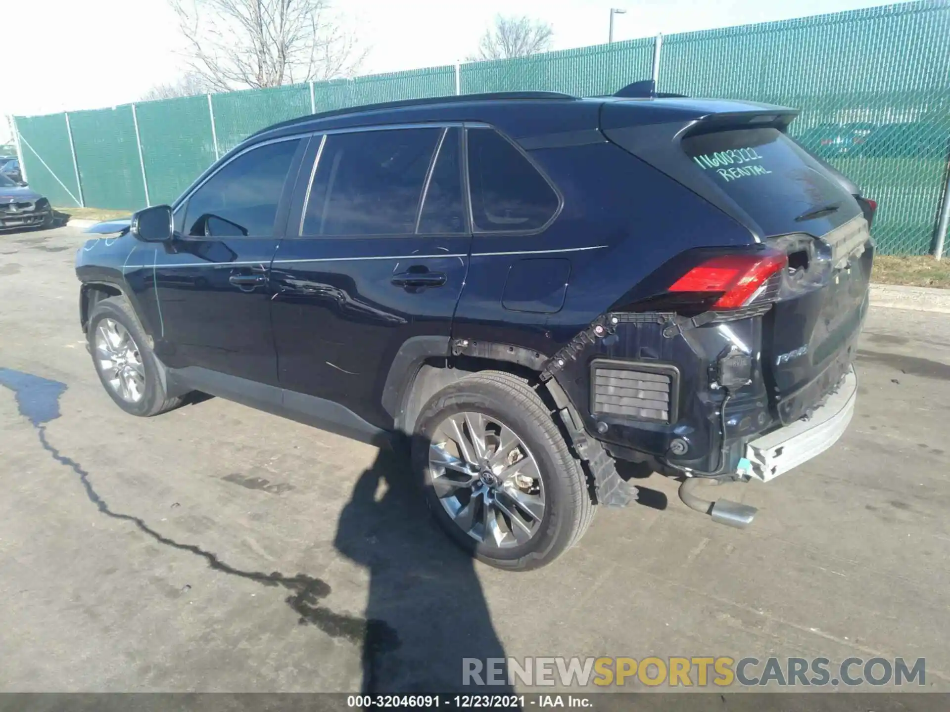 3 Photograph of a damaged car JTMA1RFV4KD010678 TOYOTA RAV4 2019