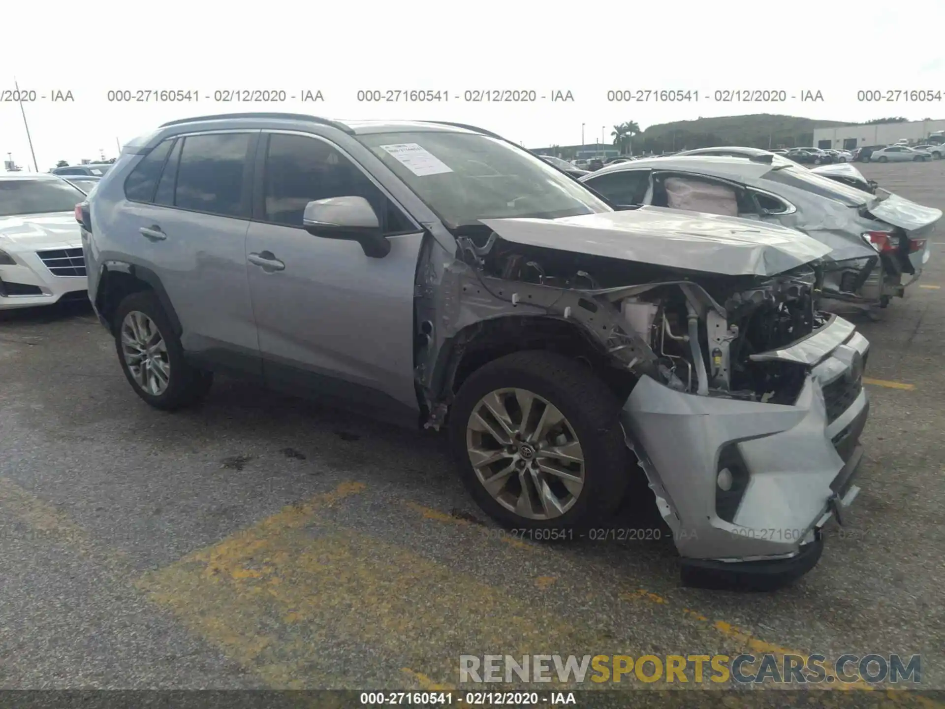 1 Photograph of a damaged car JTMA1RFV4KD022409 TOYOTA RAV4 2019