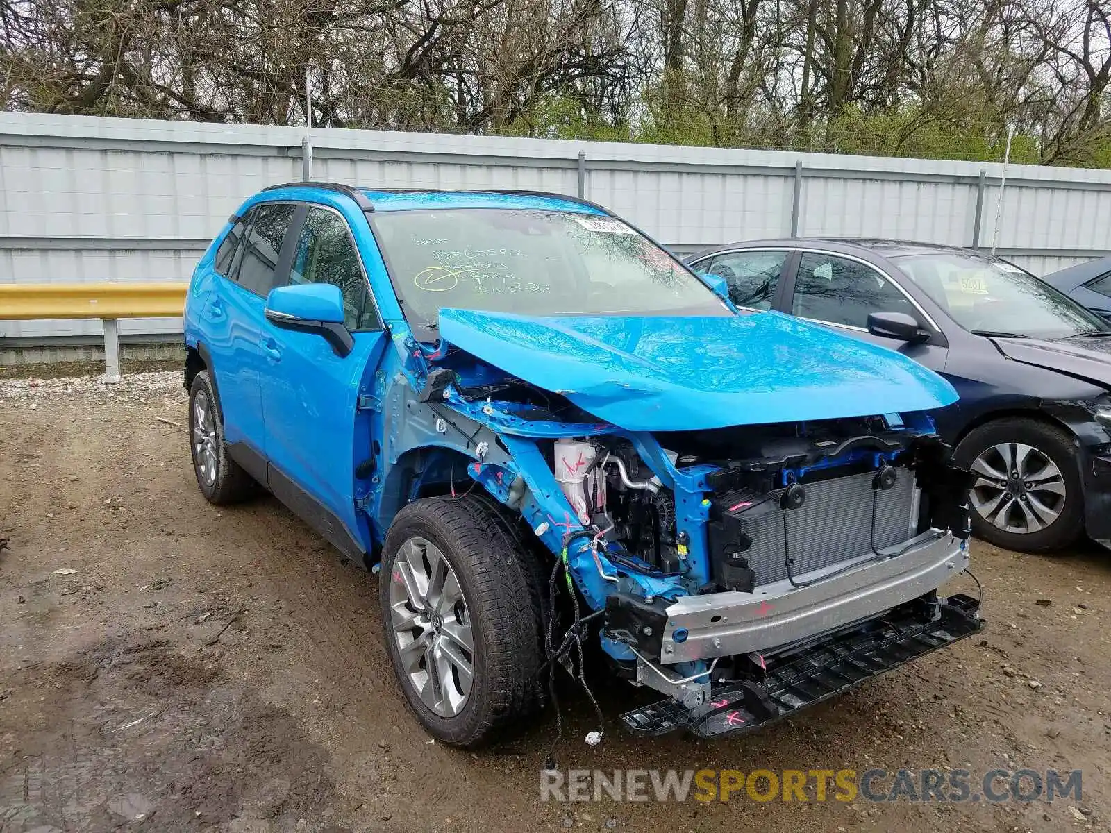 1 Photograph of a damaged car JTMA1RFV4KD025777 TOYOTA RAV4 2019