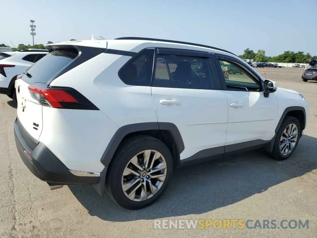 3 Photograph of a damaged car JTMA1RFV4KD502708 TOYOTA RAV4 2019