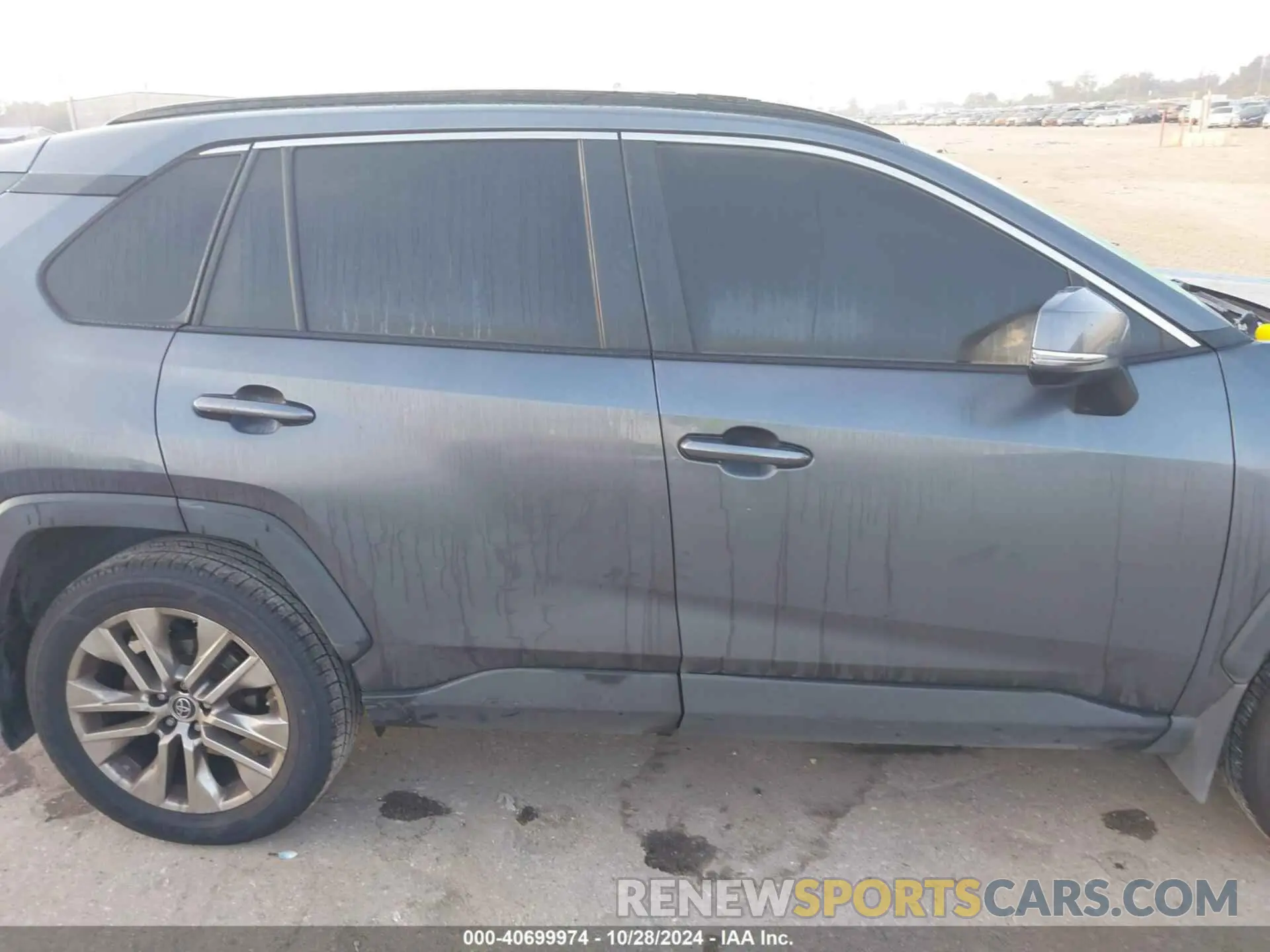 13 Photograph of a damaged car JTMA1RFV5KD009541 TOYOTA RAV4 2019