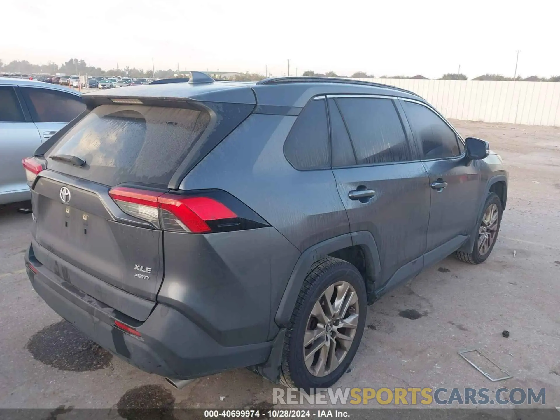 4 Photograph of a damaged car JTMA1RFV5KD009541 TOYOTA RAV4 2019