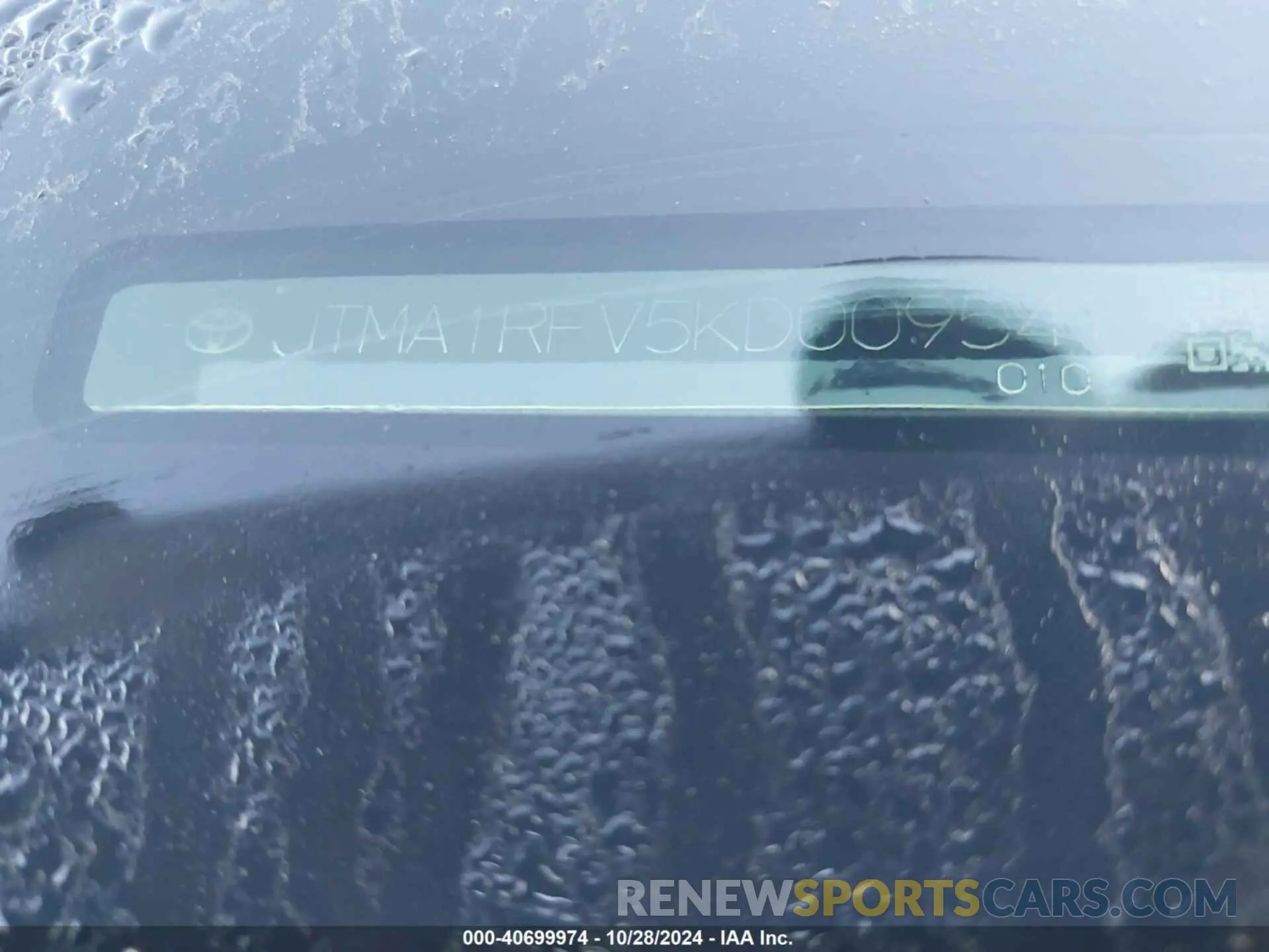 9 Photograph of a damaged car JTMA1RFV5KD009541 TOYOTA RAV4 2019