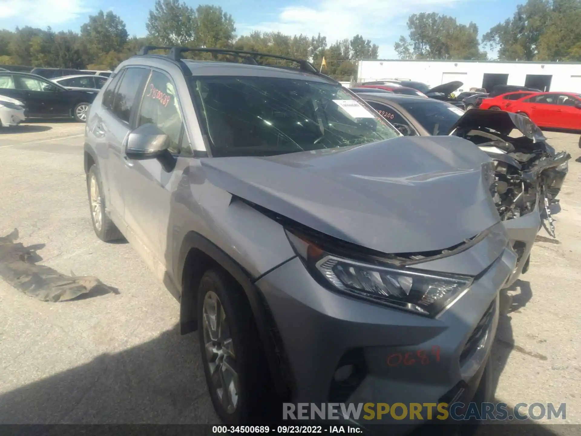 1 Photograph of a damaged car JTMA1RFV5KD013735 TOYOTA RAV4 2019