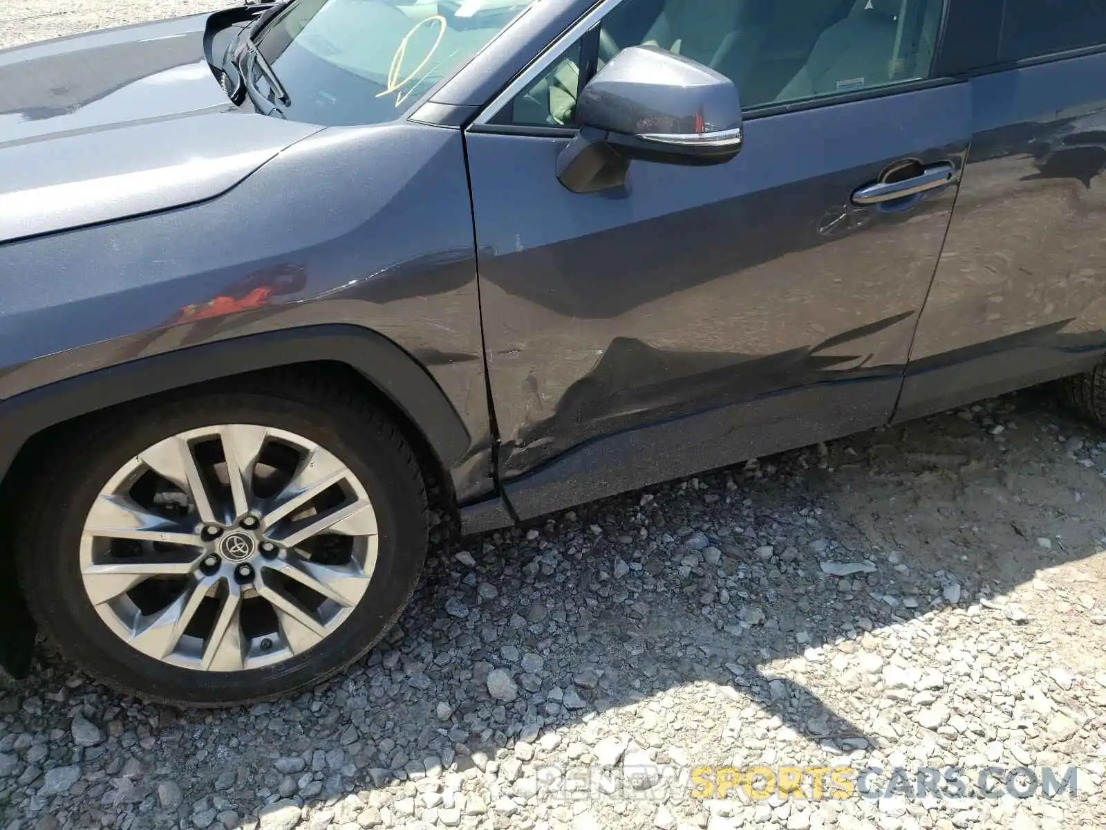 9 Photograph of a damaged car JTMA1RFV5KD018210 TOYOTA RAV4 2019