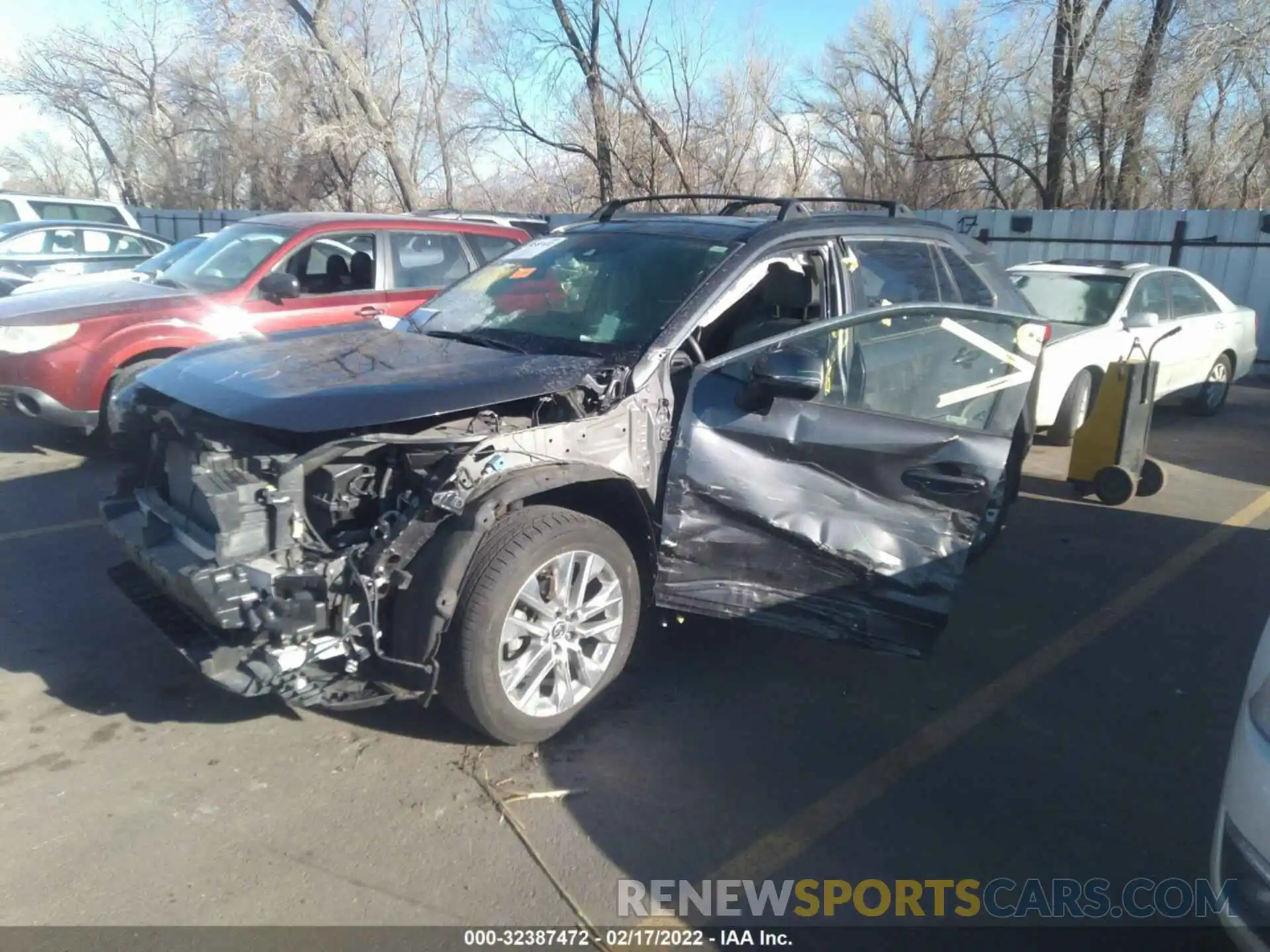 2 Photograph of a damaged car JTMA1RFV5KD033872 TOYOTA RAV4 2019