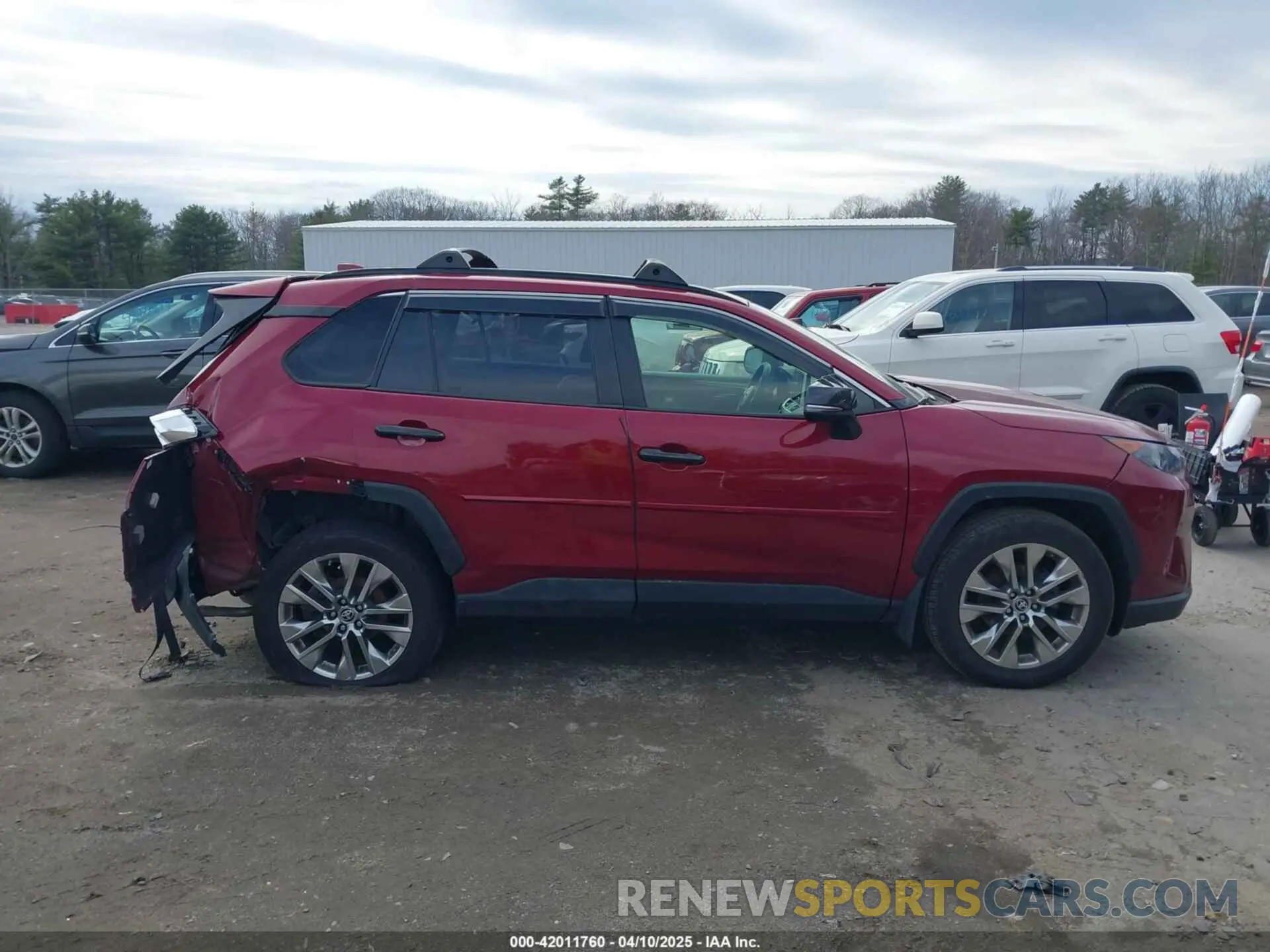 13 Photograph of a damaged car JTMA1RFV5KD042572 TOYOTA RAV4 2019