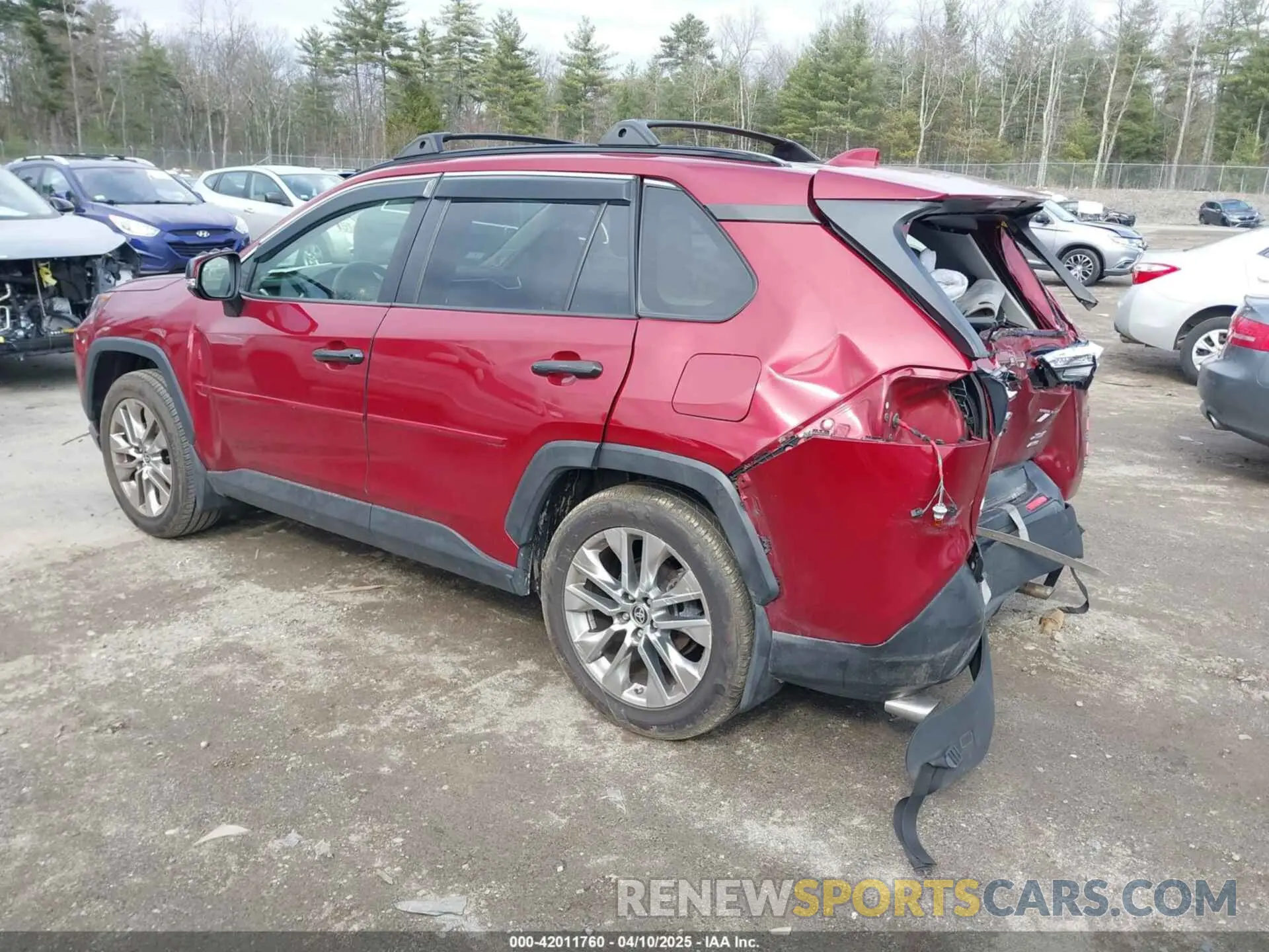 3 Photograph of a damaged car JTMA1RFV5KD042572 TOYOTA RAV4 2019