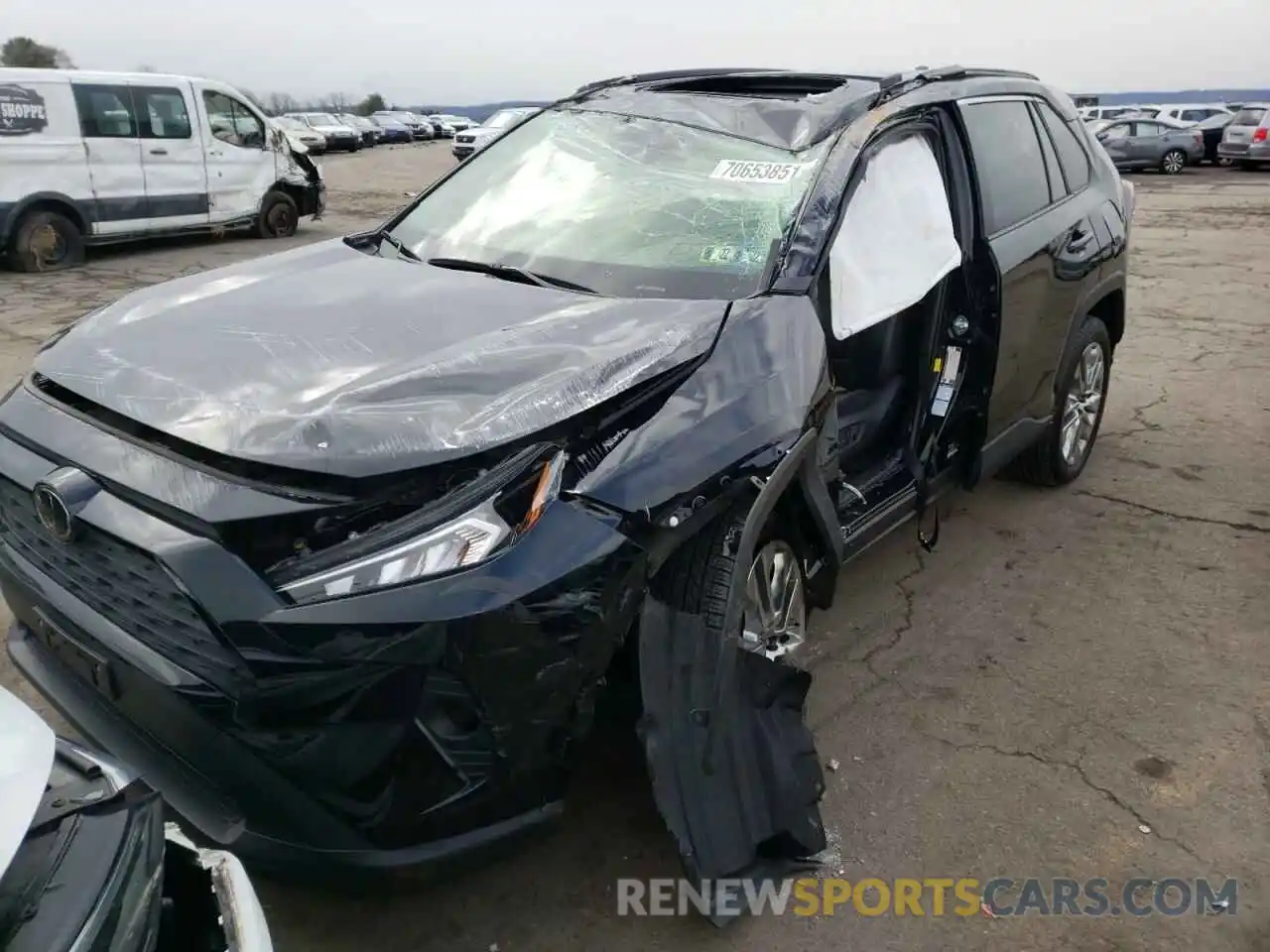 2 Photograph of a damaged car JTMA1RFV5KD044239 TOYOTA RAV4 2019