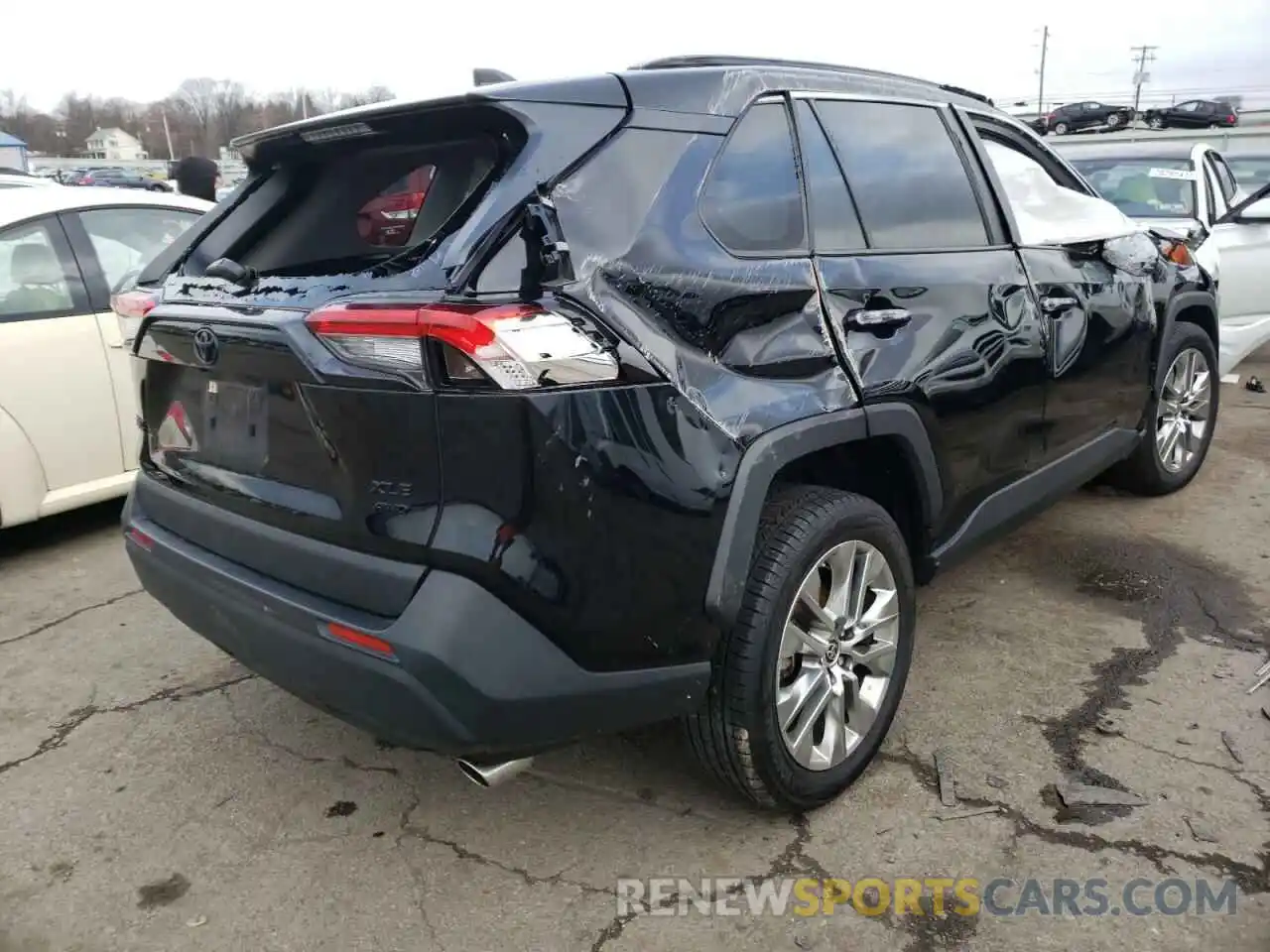 4 Photograph of a damaged car JTMA1RFV5KD044239 TOYOTA RAV4 2019