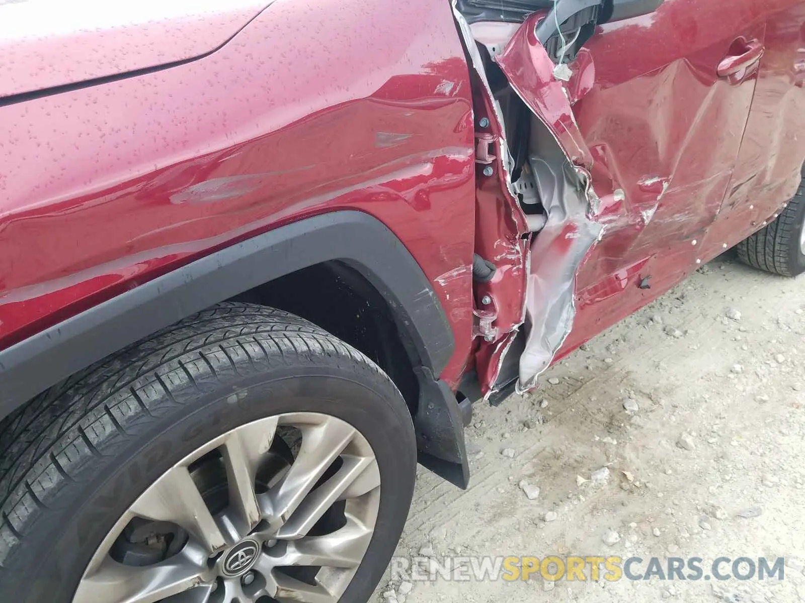 9 Photograph of a damaged car JTMA1RFV5KD502099 TOYOTA RAV4 2019