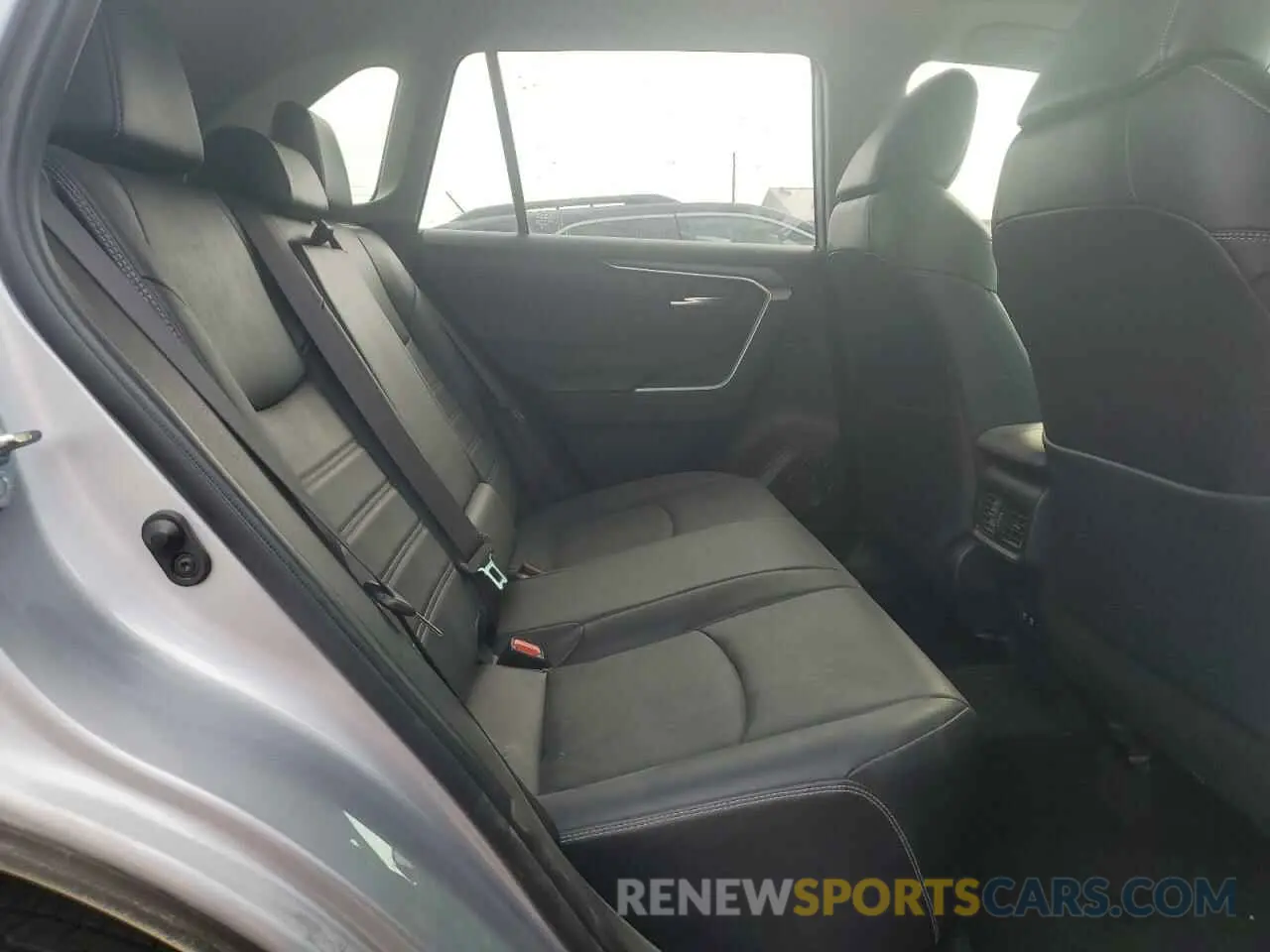 11 Photograph of a damaged car JTMA1RFV5KD503348 TOYOTA RAV4 2019