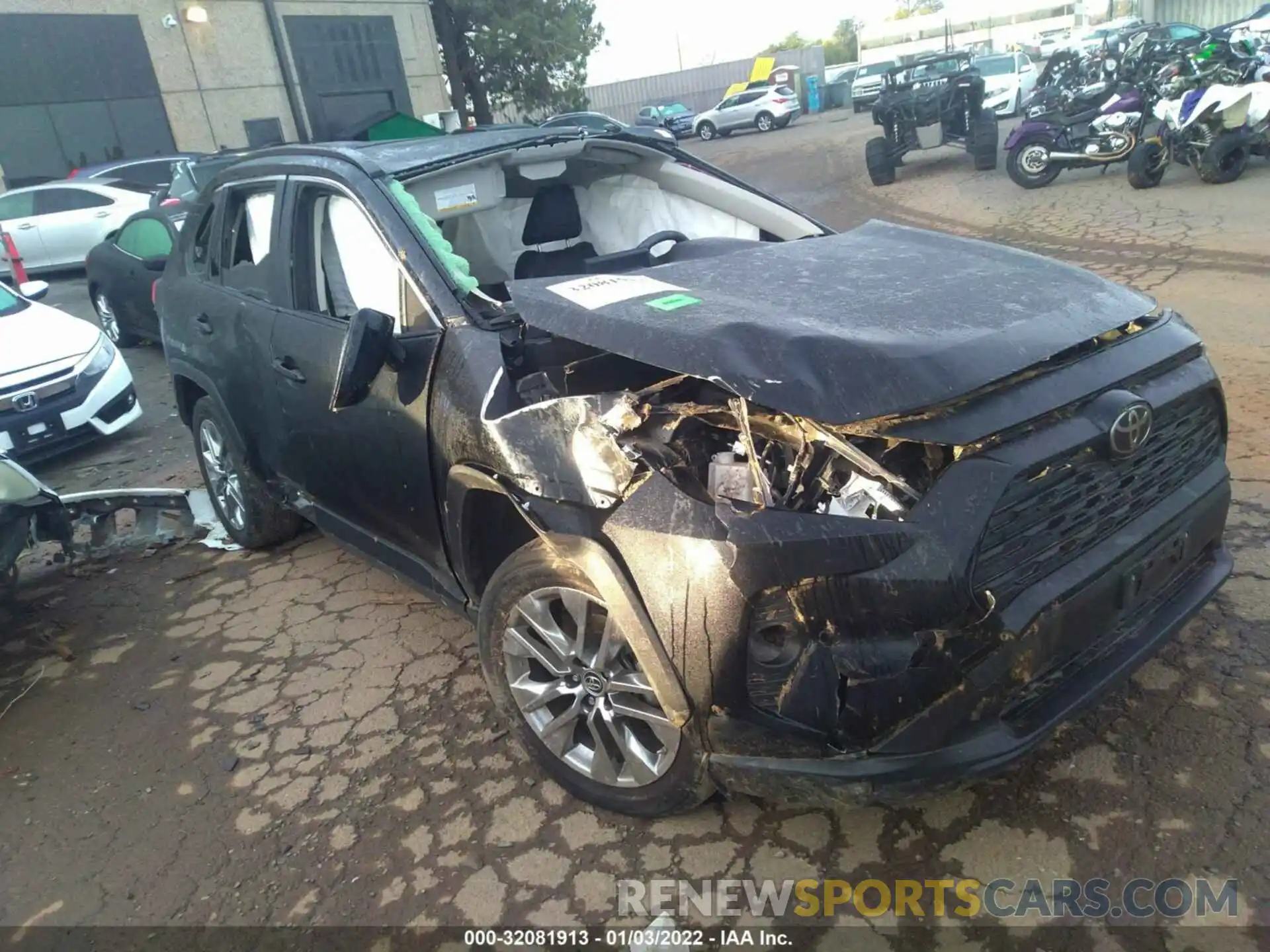 1 Photograph of a damaged car JTMA1RFV5KJ001585 TOYOTA RAV4 2019