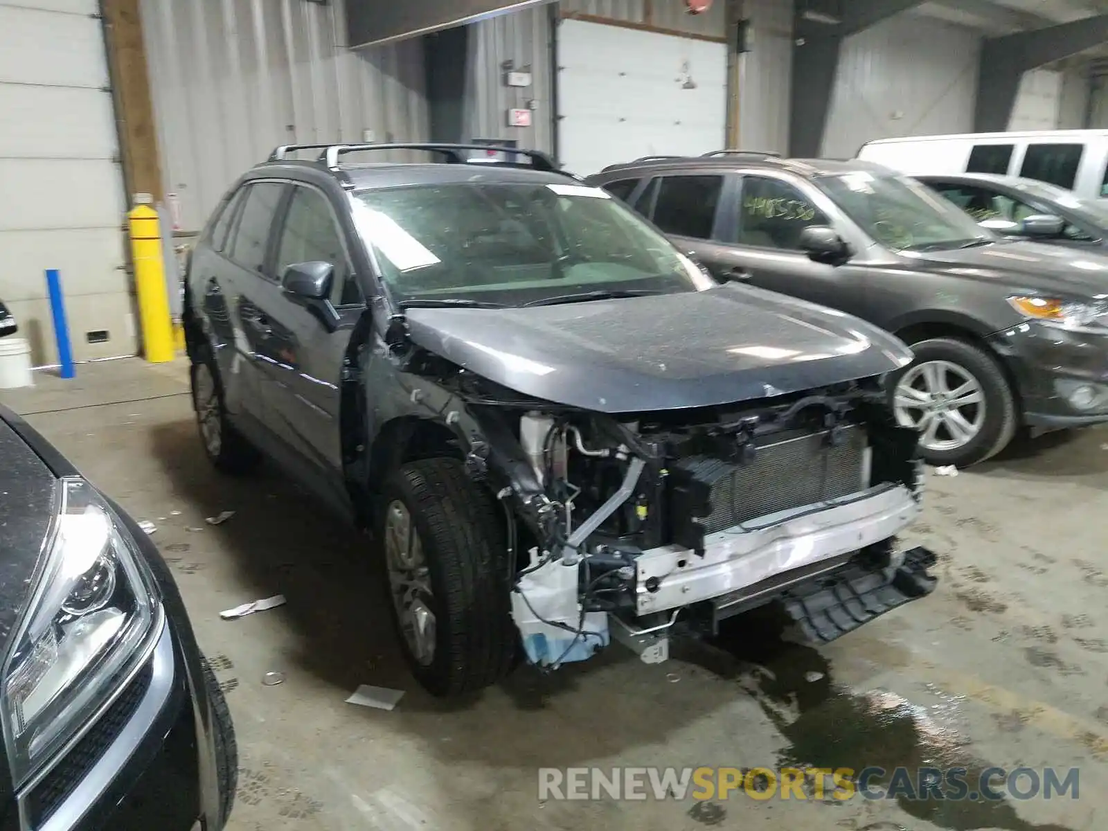 1 Photograph of a damaged car JTMA1RFV5KJ008911 TOYOTA RAV4 2019