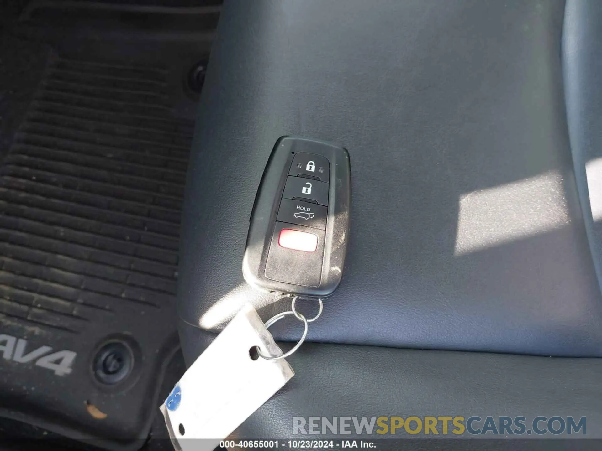 11 Photograph of a damaged car JTMA1RFV5KJ023649 TOYOTA RAV4 2019