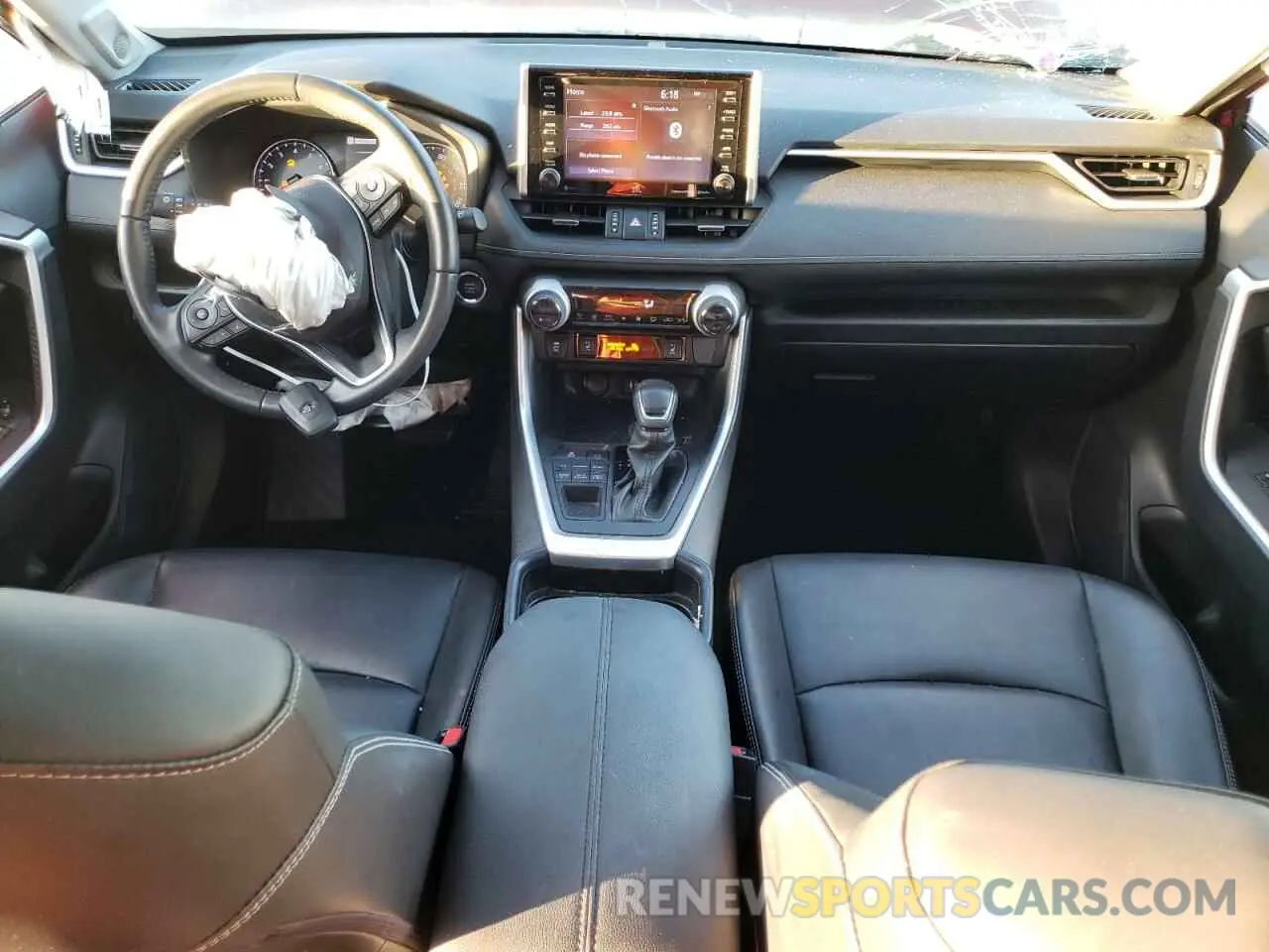 8 Photograph of a damaged car JTMA1RFV6KD015977 TOYOTA RAV4 2019