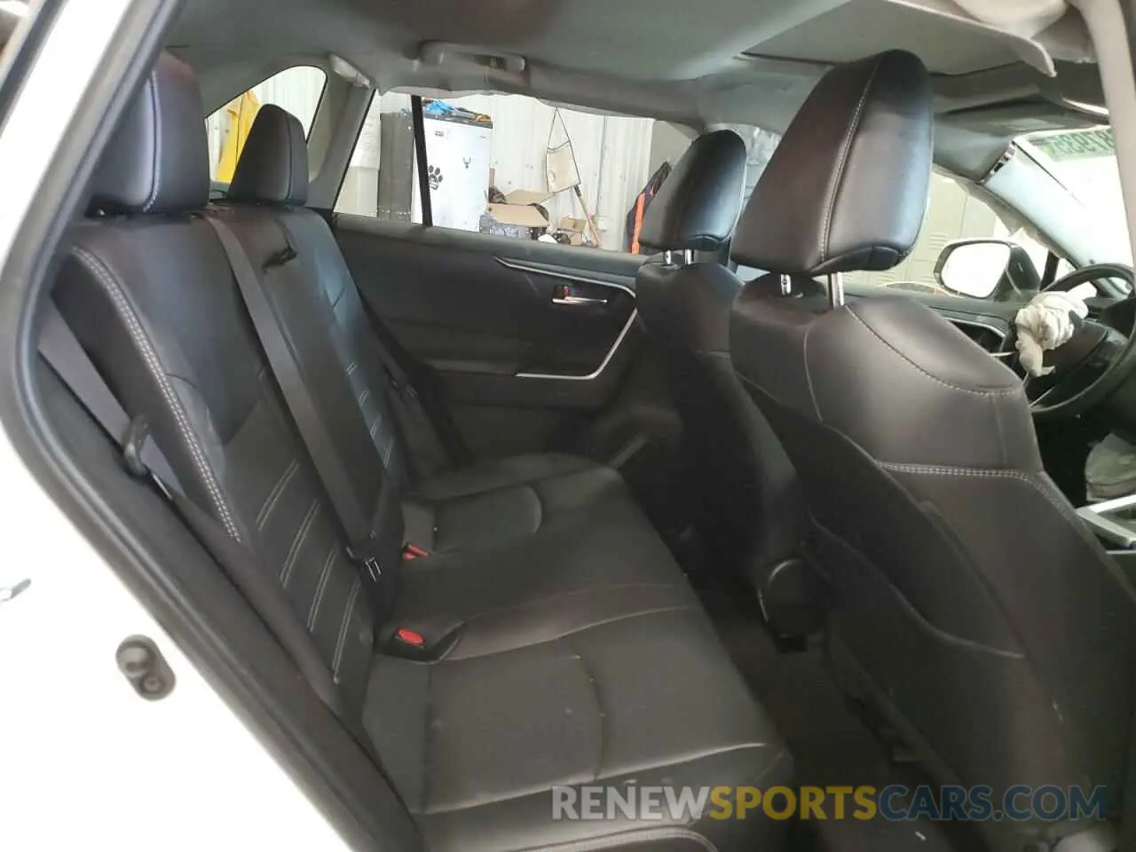11 Photograph of a damaged car JTMA1RFV6KD016871 TOYOTA RAV4 2019